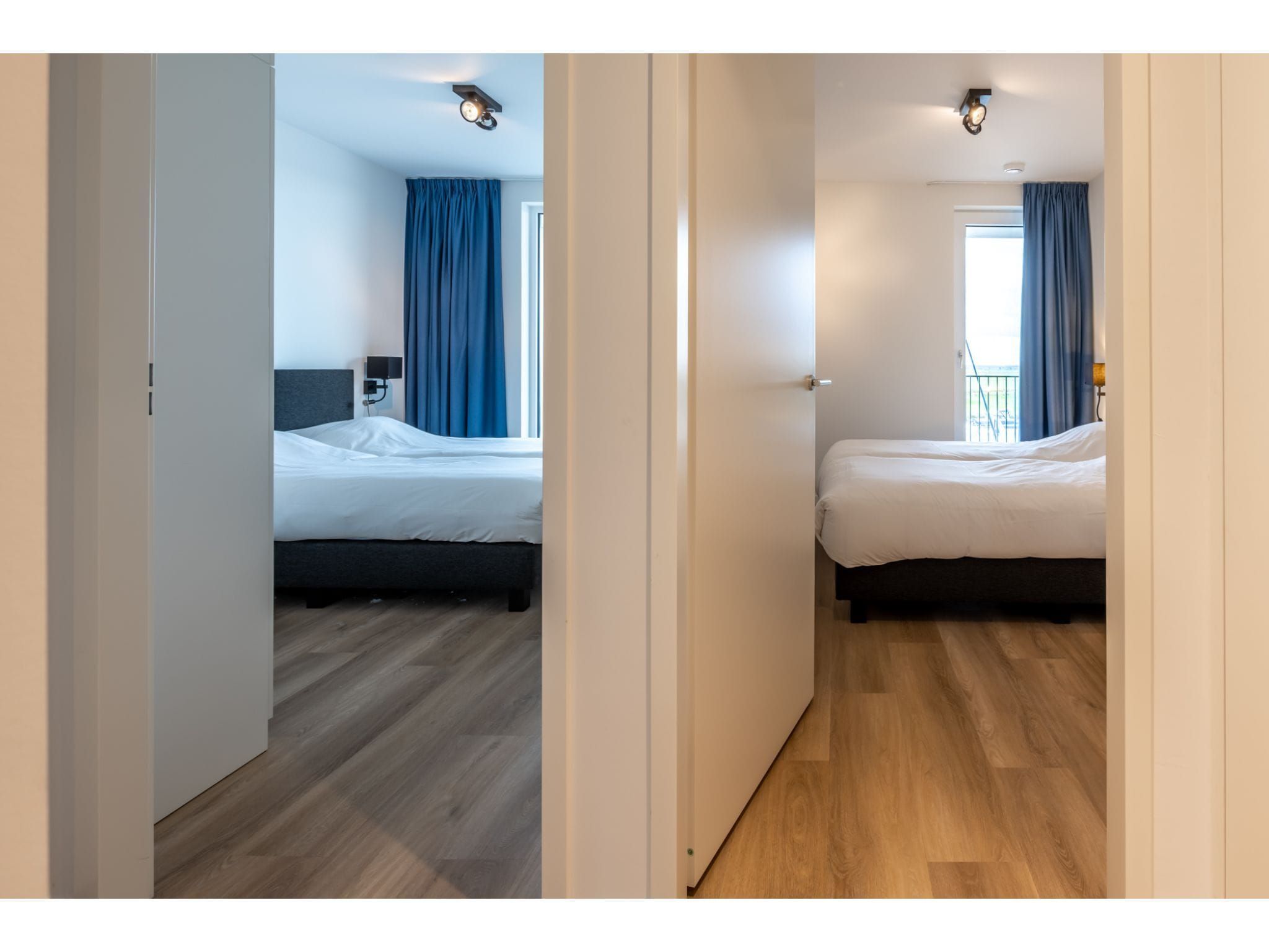 Een slaapkamer van Harbour  2E Loft wellness 6 personen in Kamperland