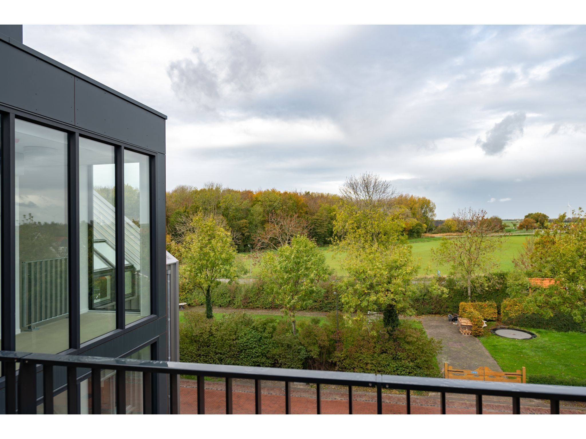 Het terras van Harbour Loft 3C Residence Marina in Kamperland