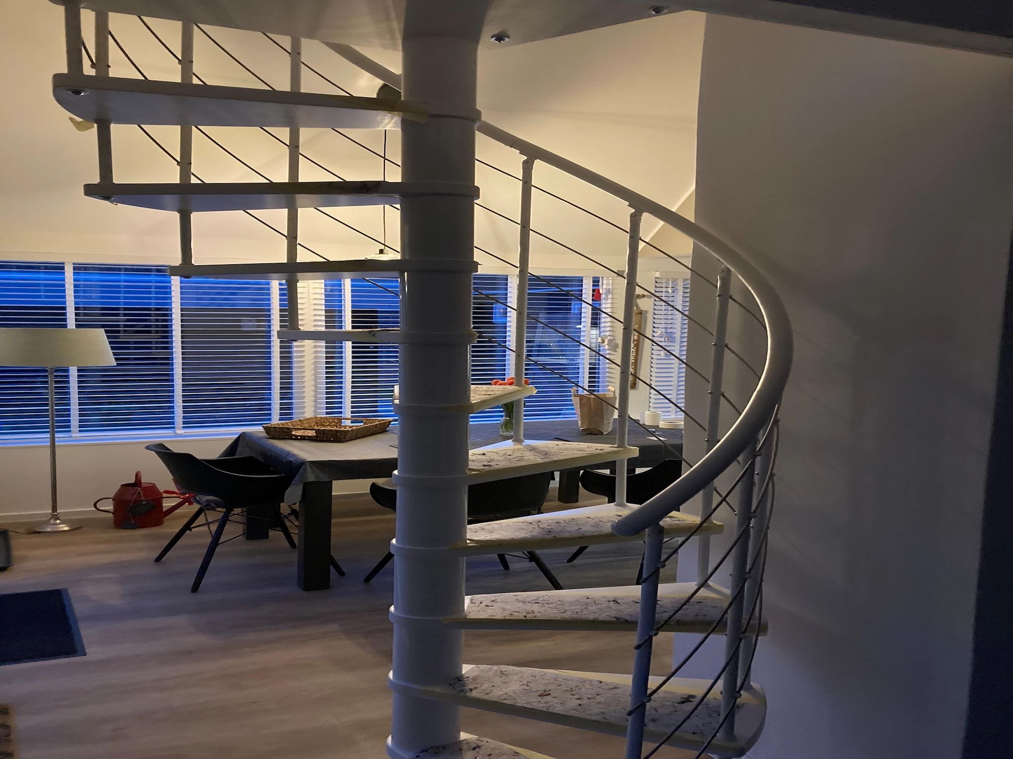 De eetkamer van Ferienhaus White Pearl in Noordwijkerhout