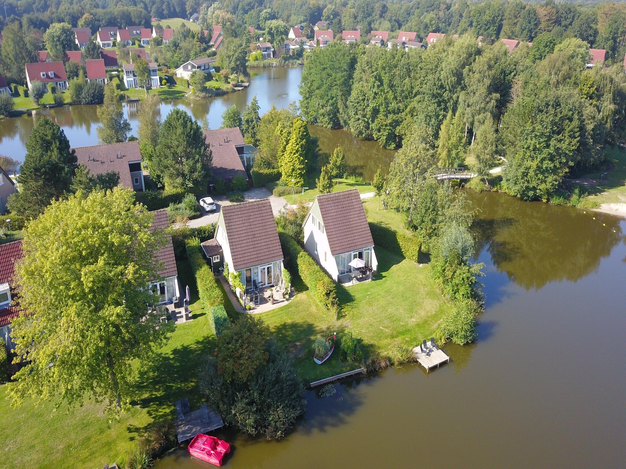 De buitenkant van 8 pers Westerwolde Prestige Welness met buitenspa in Vlagtwedde