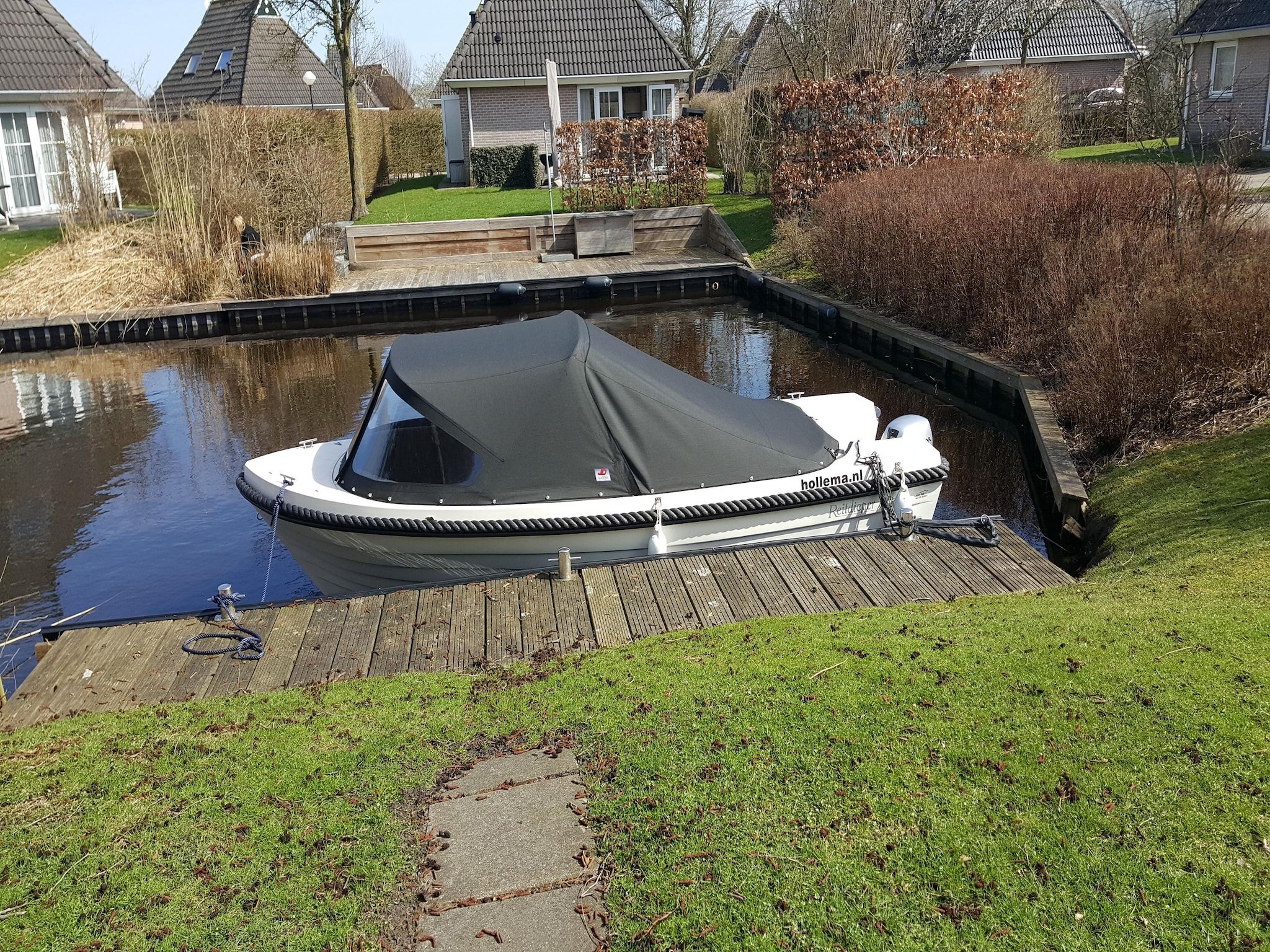 Voorzieningen bij Tobke Wellness de luxe VIP met sauna met buitenspa in Friesland