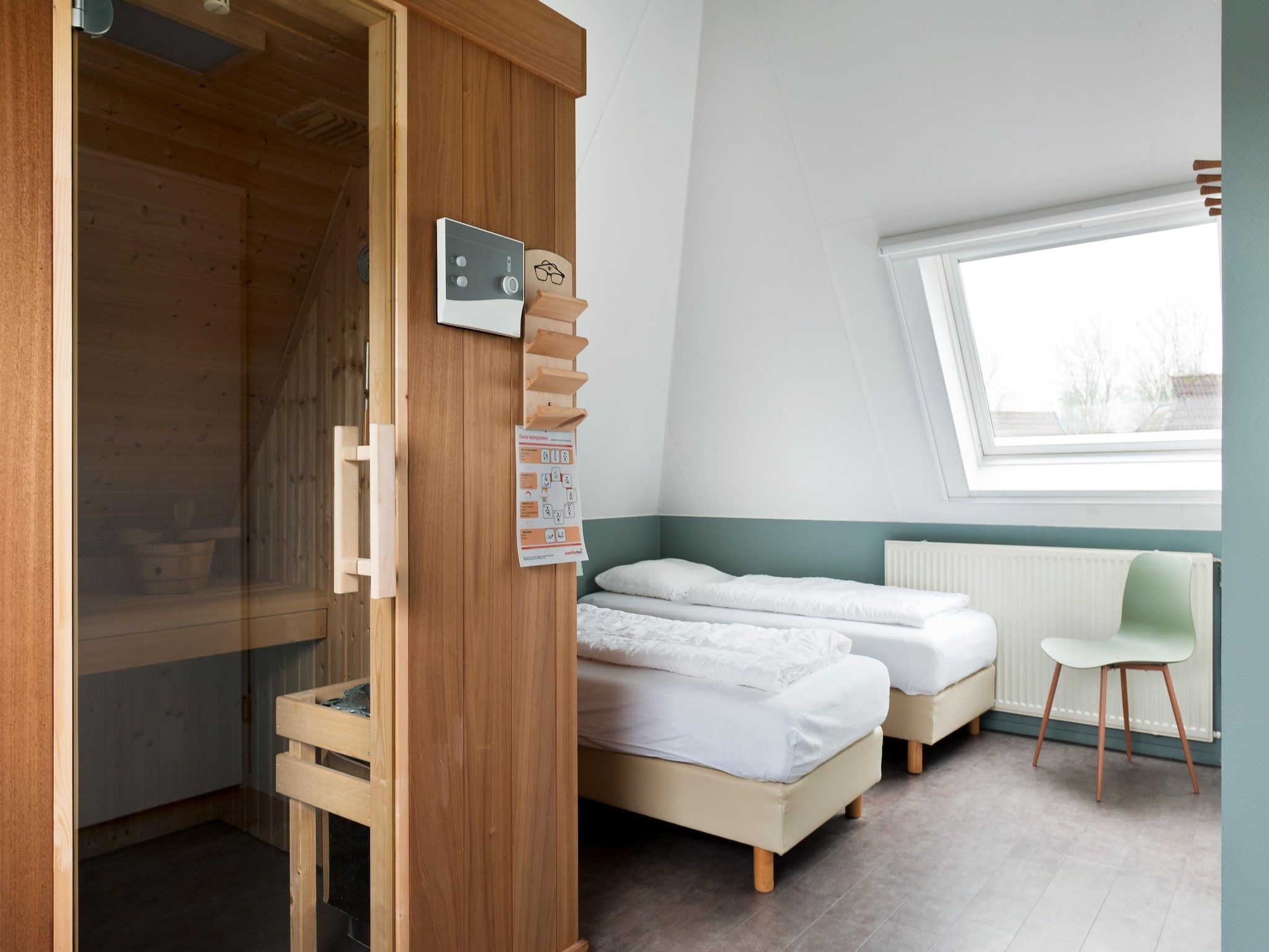 Wellness bij Grand Fisker Wellness de luxe met sauna buitenspa & sloep seizoensgebonden in Friesland