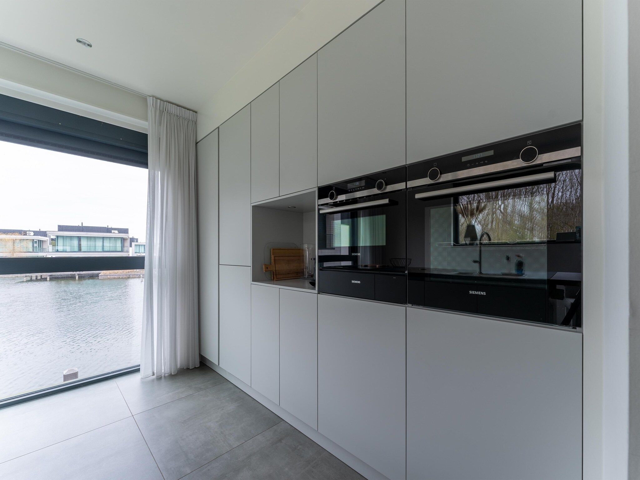 De keuken van Harbour Village 15 in Arnemuiden