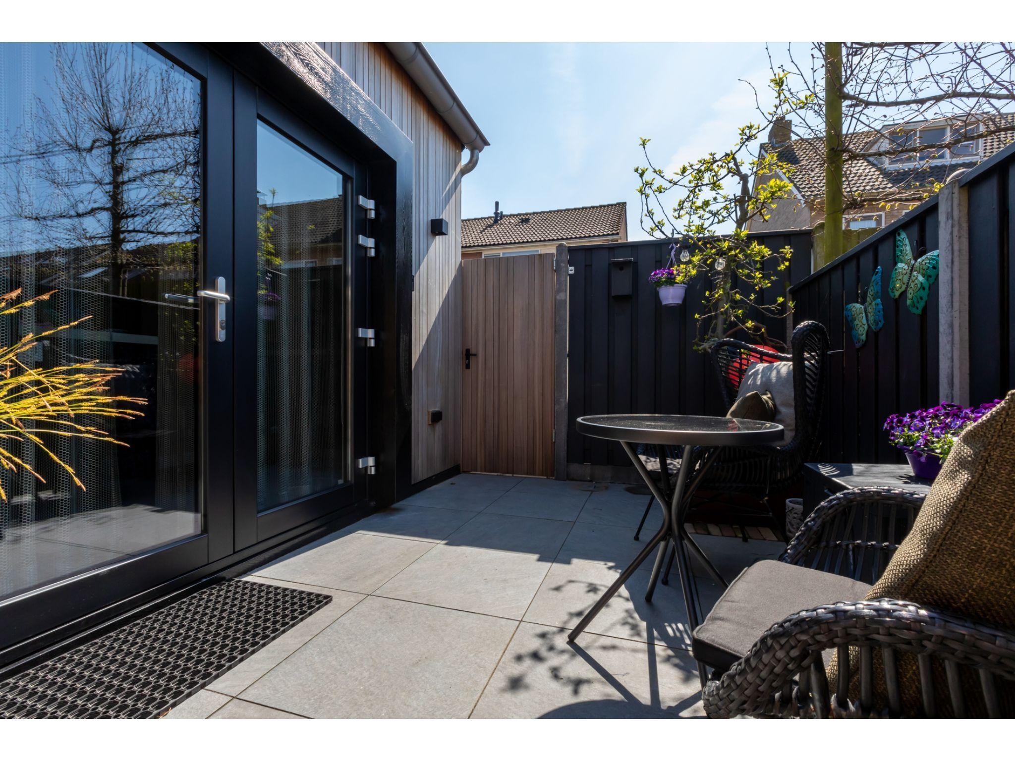 Het terras van Vakantiehuis - Zoutelande 'Bon Bini' in Zoutelande