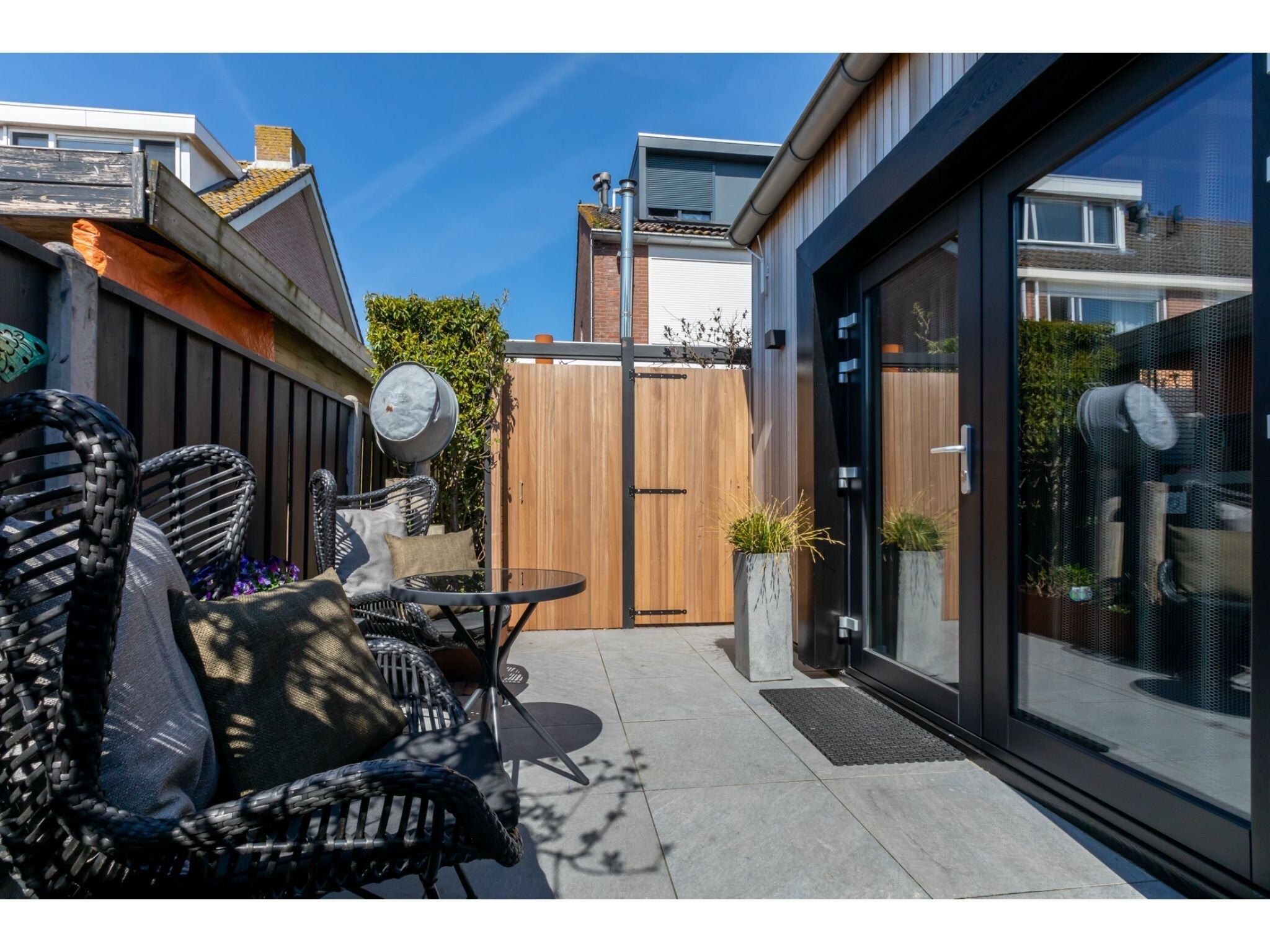 Het terras van Vakantiehuis - Zoutelande 'Bon Bini' in Zoutelande