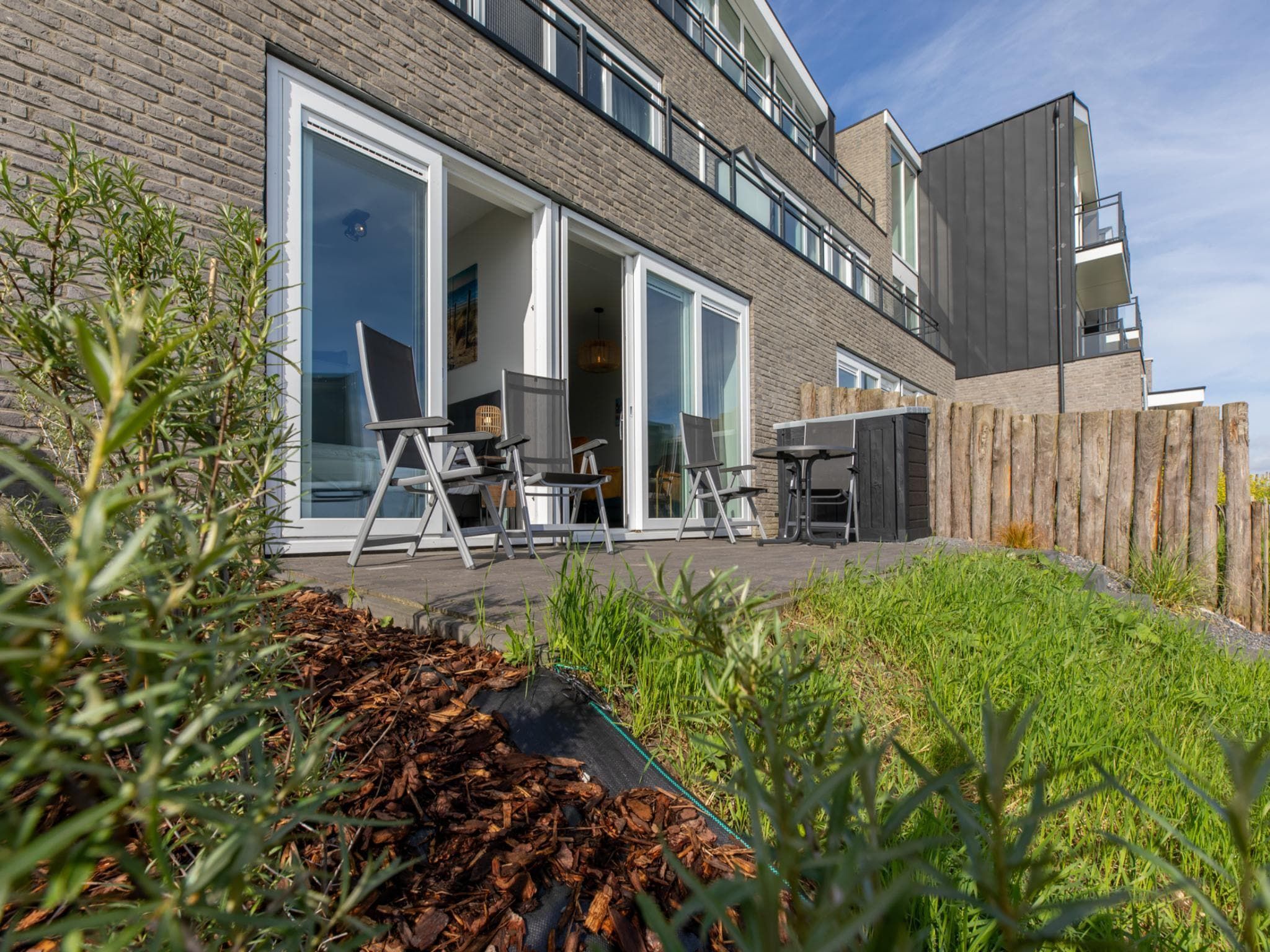 De tuin van Havenweg 8-14 in St. Annaland