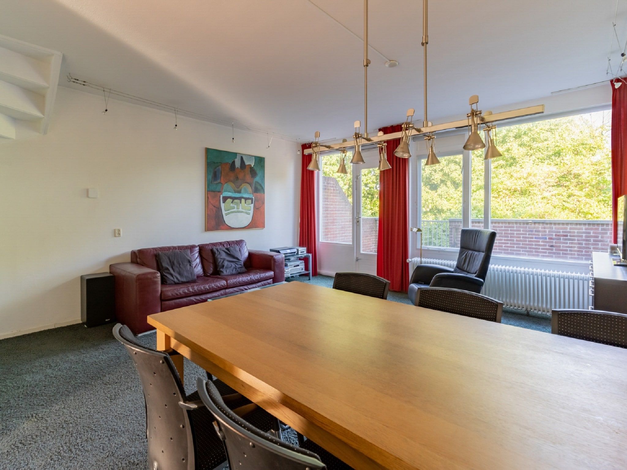De eetkamer van Zon Amour in Alkmaar