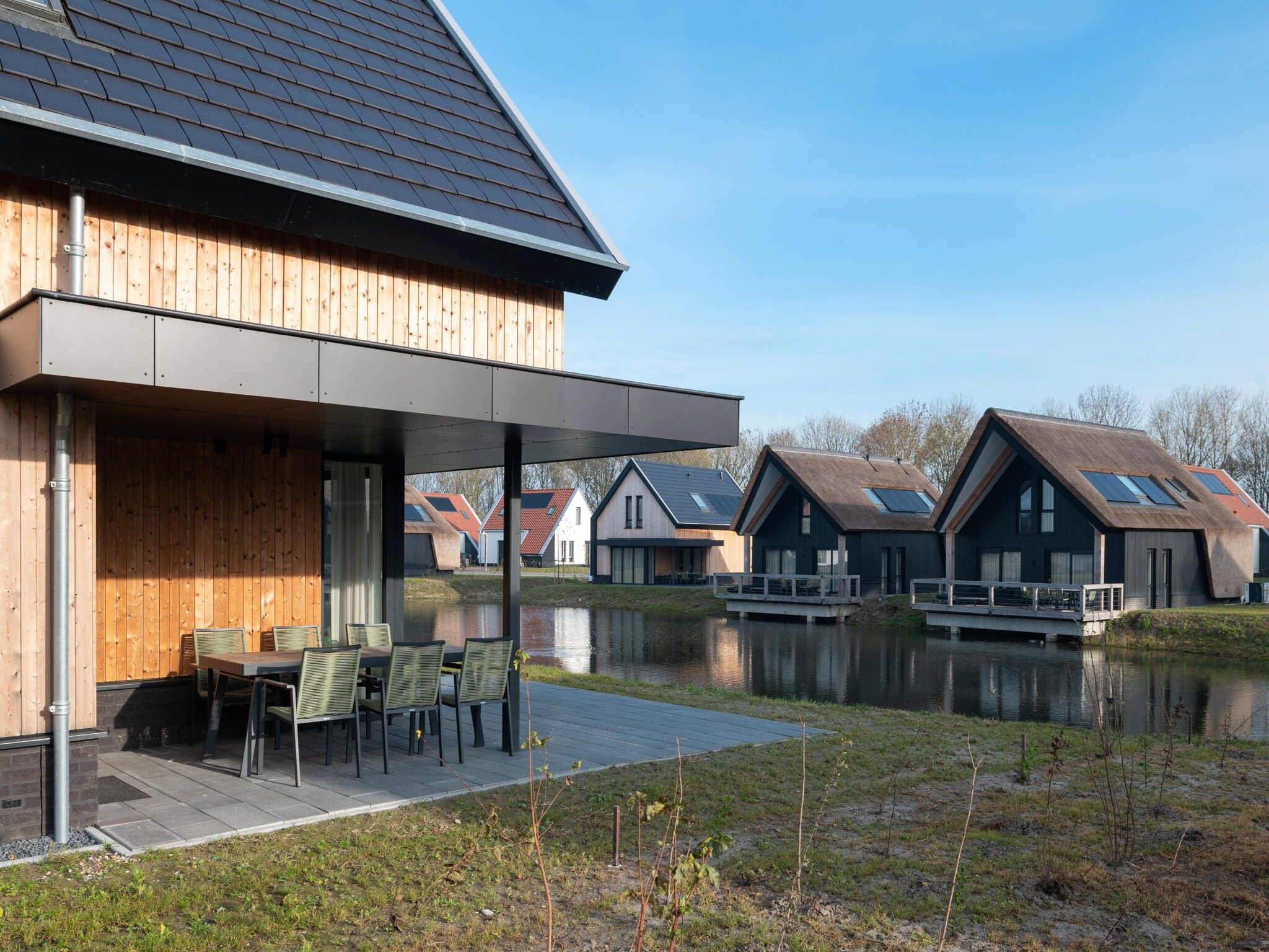 Het terras van Resort Nieuwvliet-Bad 7 in Nieuwvliet