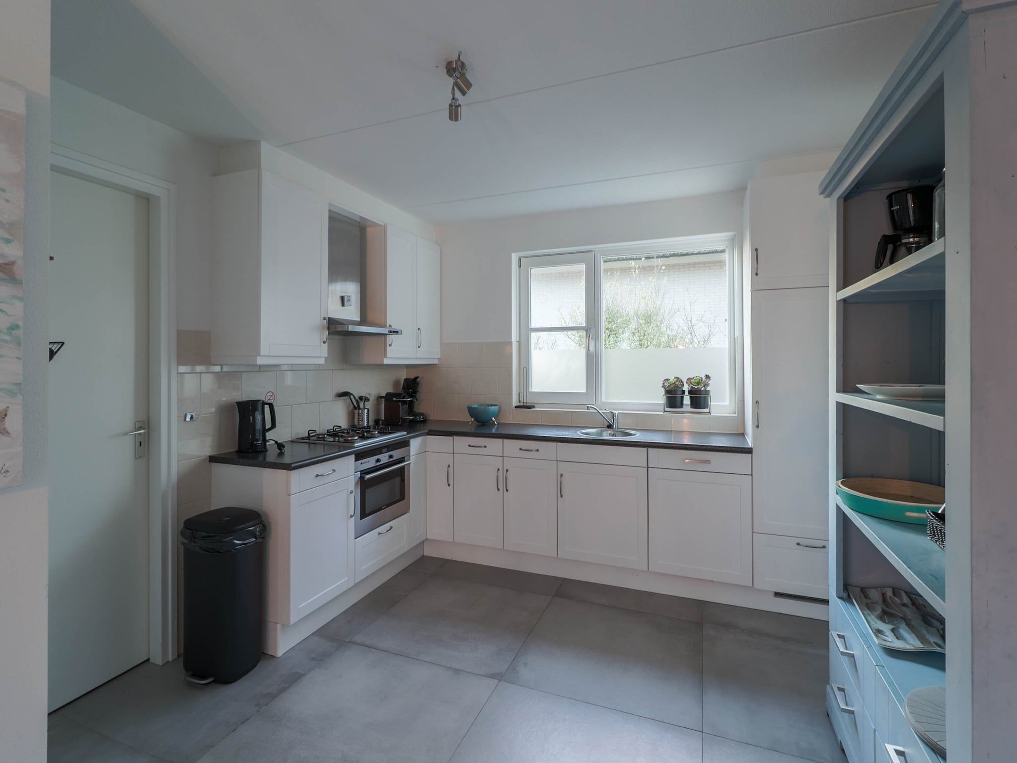 De keuken van Duinvilla Deluxe met Sauna - 8 personen in Makkum