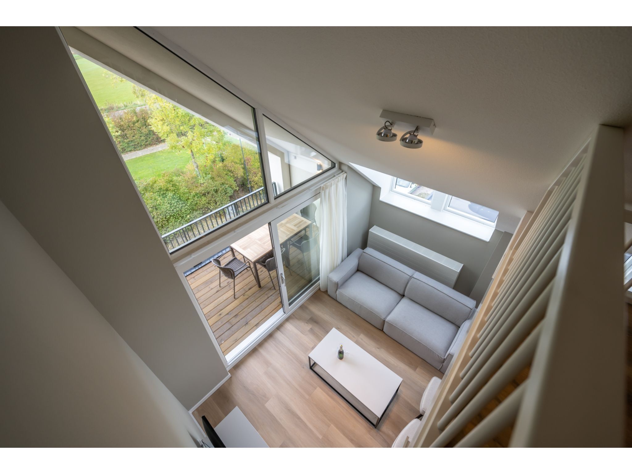 De woonkamer van Harbour Loft 2i Résidence Marina polderzijde in Kamperland