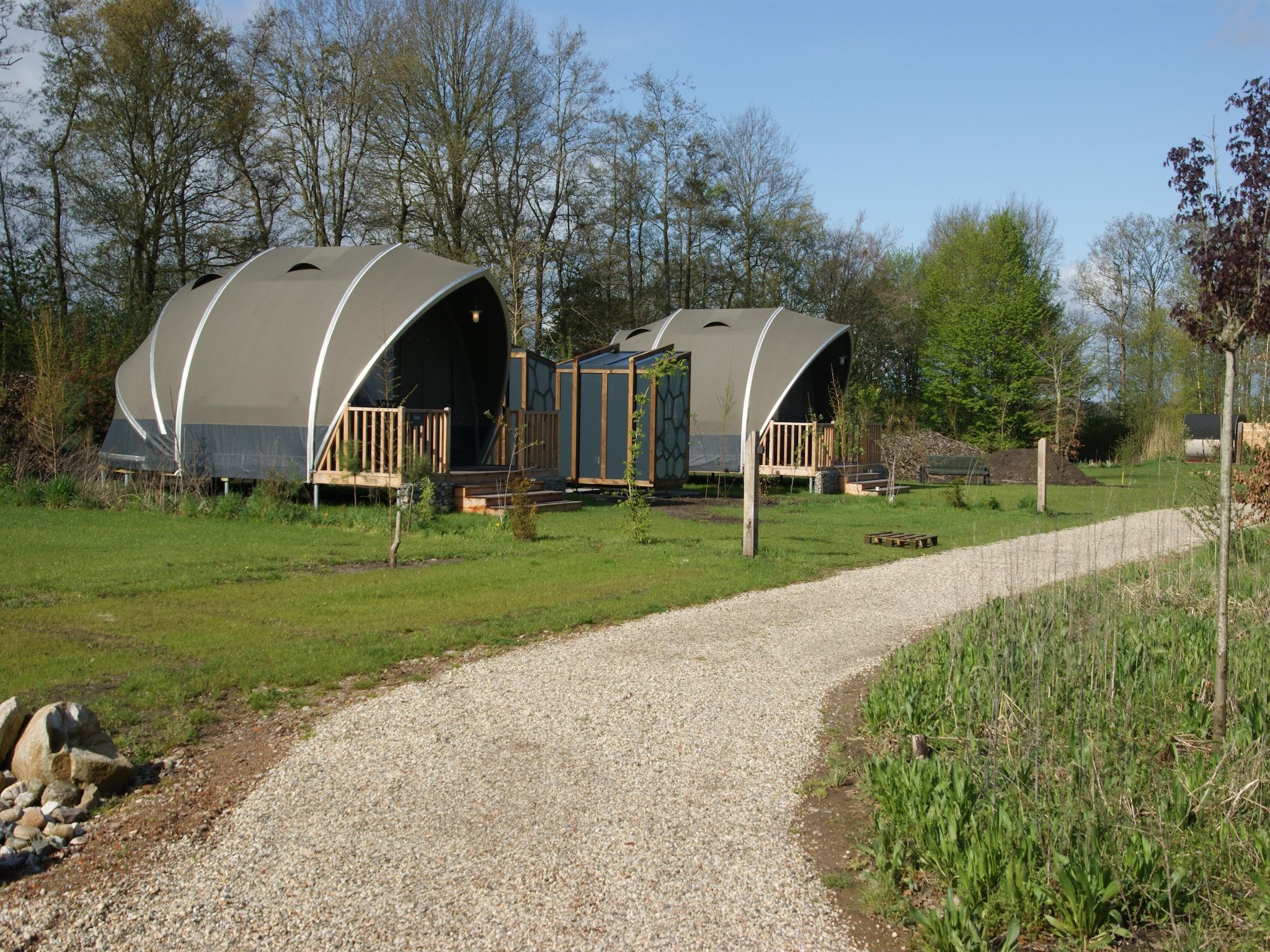 De tuin van Tentlodge Fazant in Dalerveen