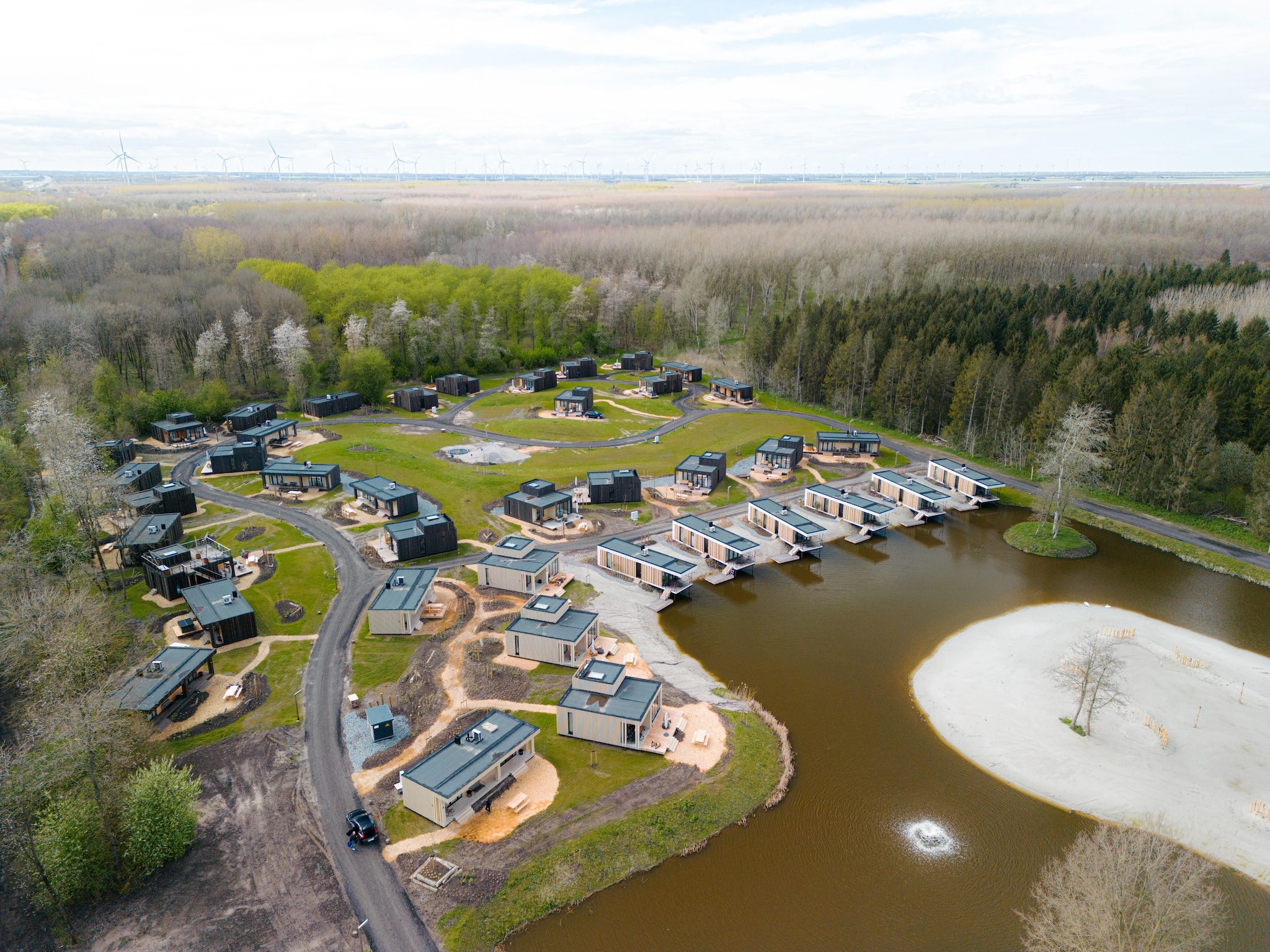 Parkfaciliteiten bij Resort de Parel 9 in Zeewolde