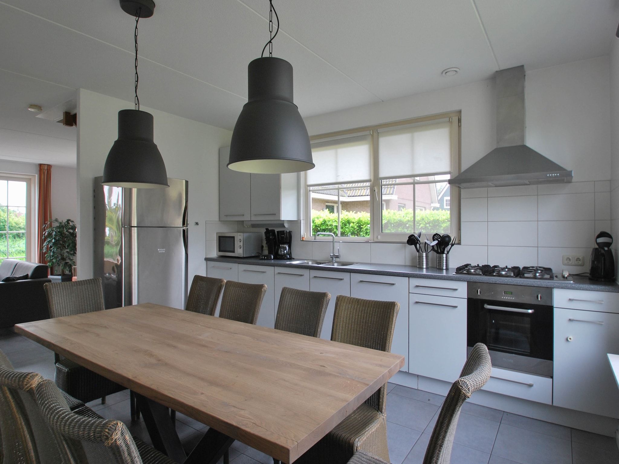 De keuken van Beachvilla Royaal met Sauna - 10 personen in Makkum