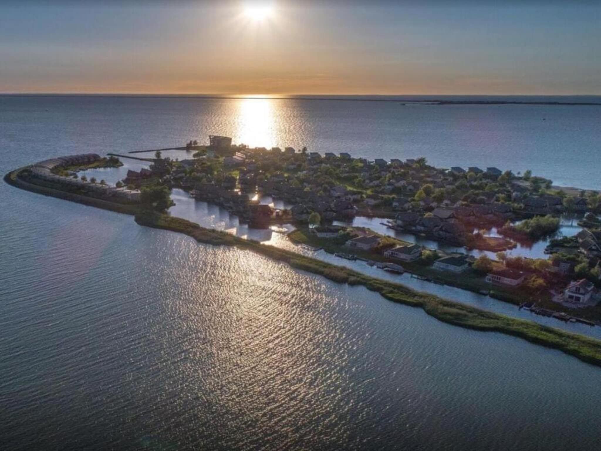 De omgeving van Beachvilla Royaal met Sauna - 10 personen in Makkum