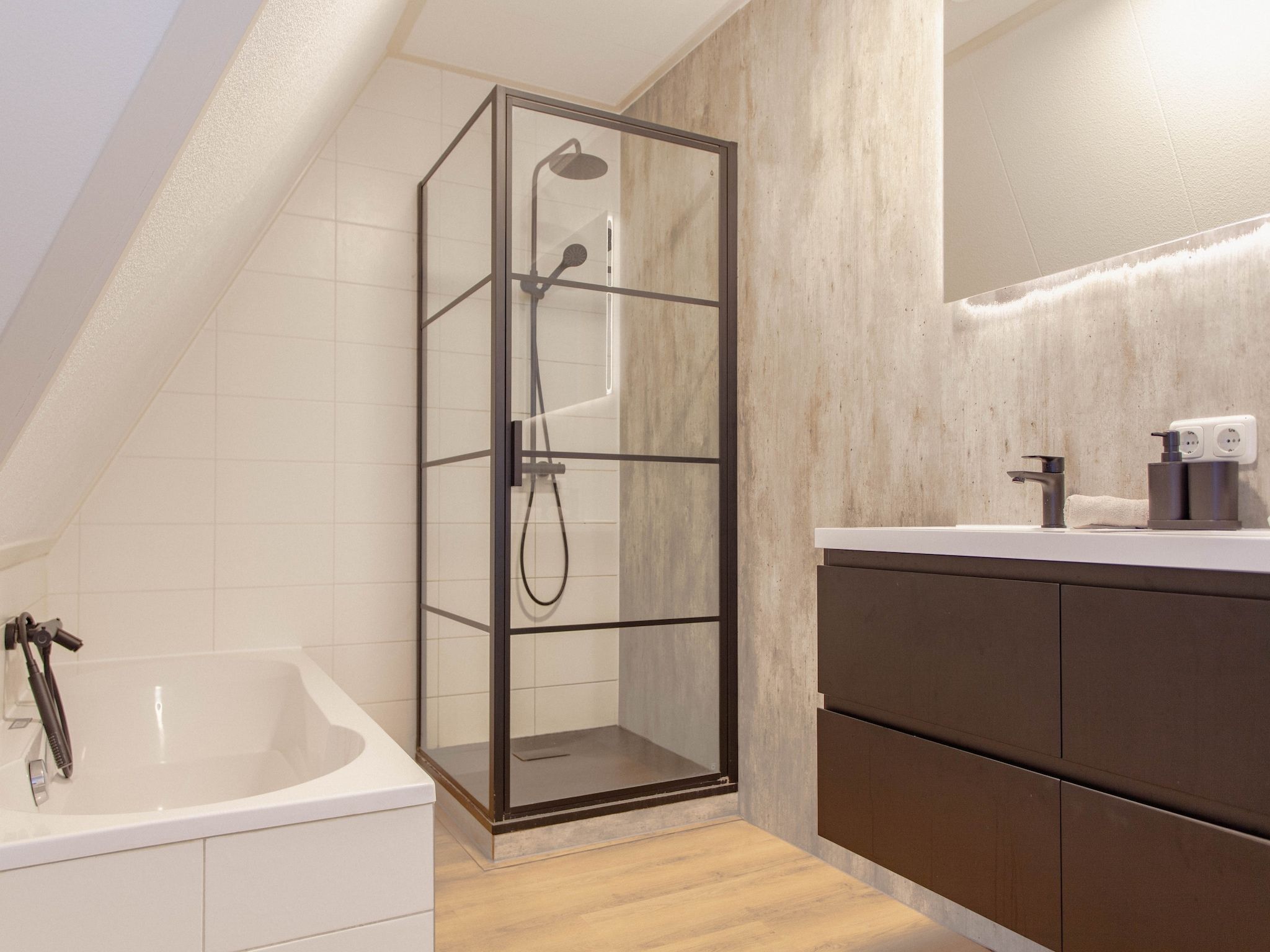 De badkamer van Beachvilla Royaal met Sauna - 10 personen in Makkum