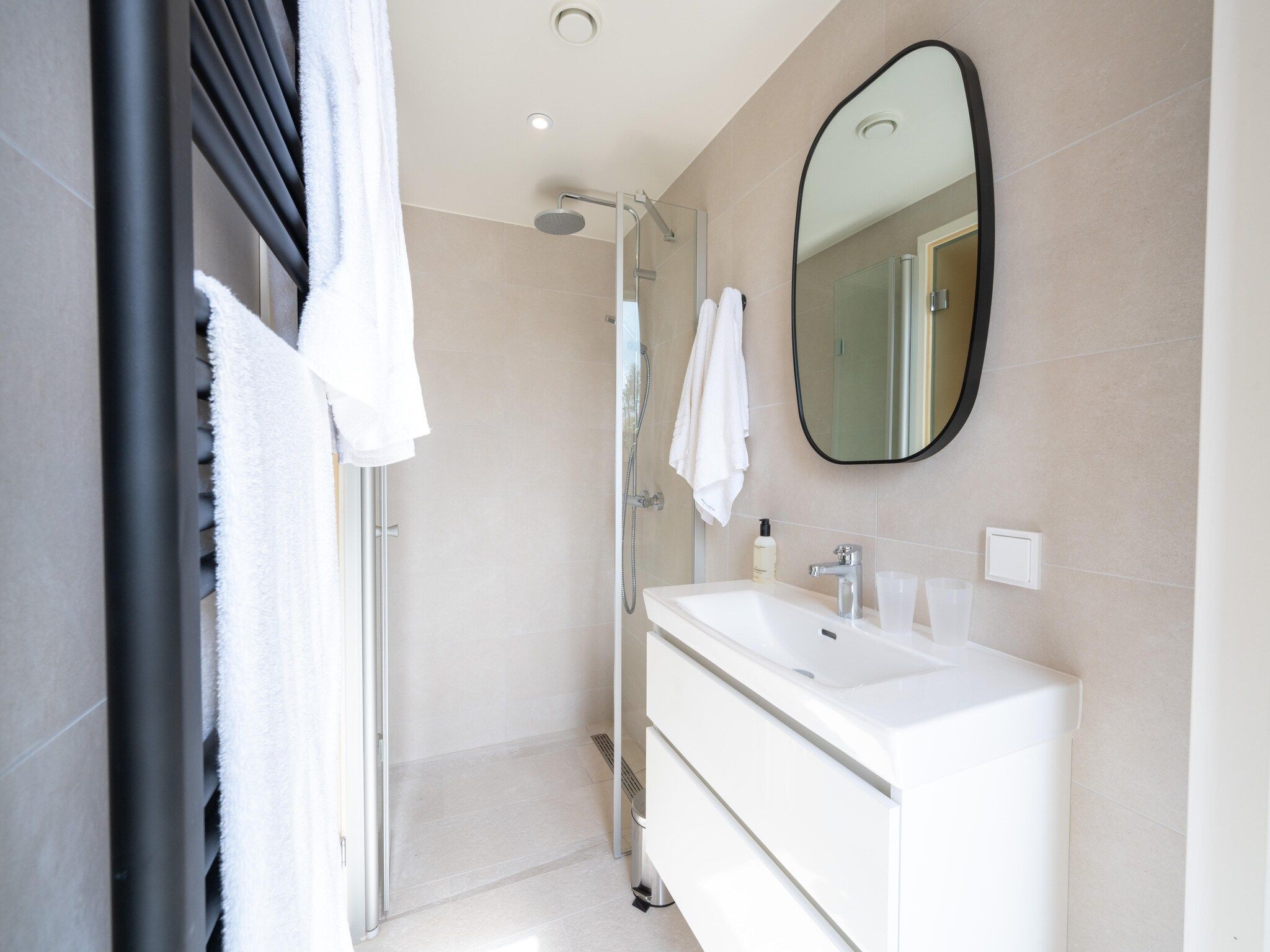 De badkamer van Resort de Parel 13 in Zeewolde