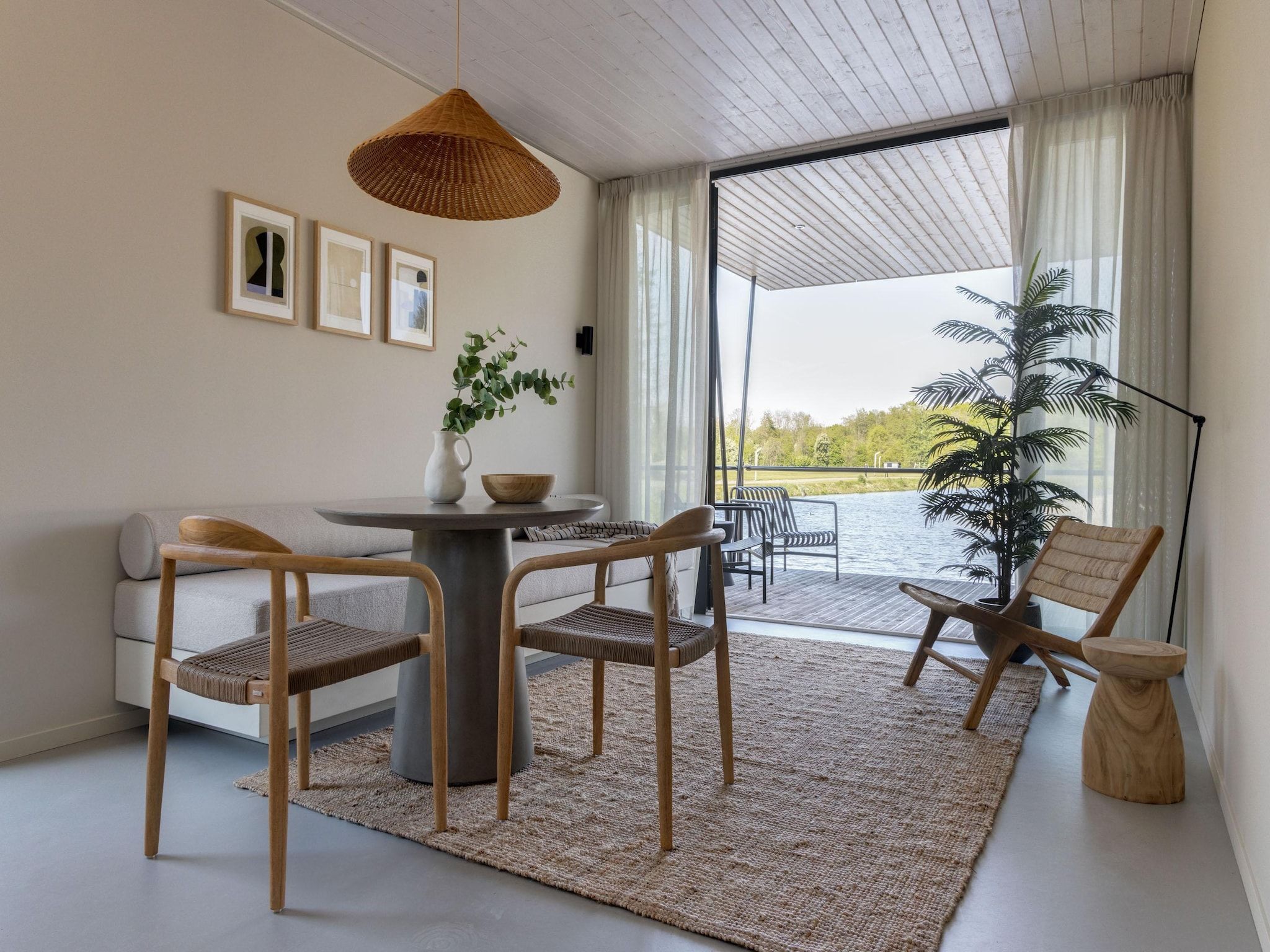 De woonkamer van Resort de Parel 14 in Zeewolde