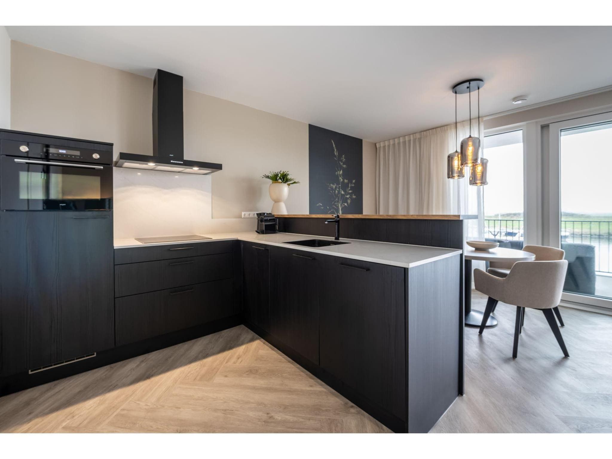 De keuken van Harbour Loft1J-havenzicht in Kamperland