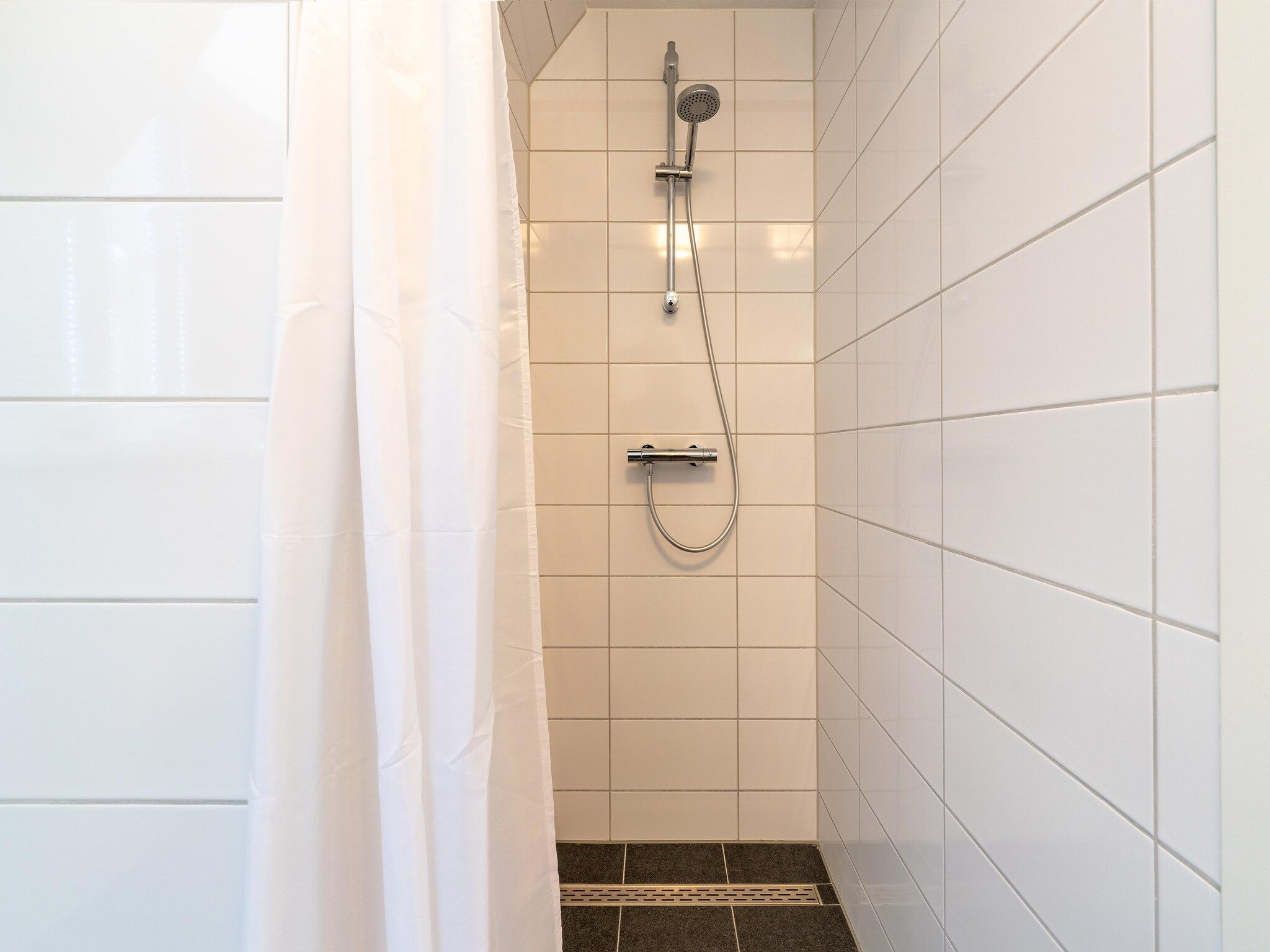 De badkamer van Schollevaer Huis Nr 34 in Scherpenisse