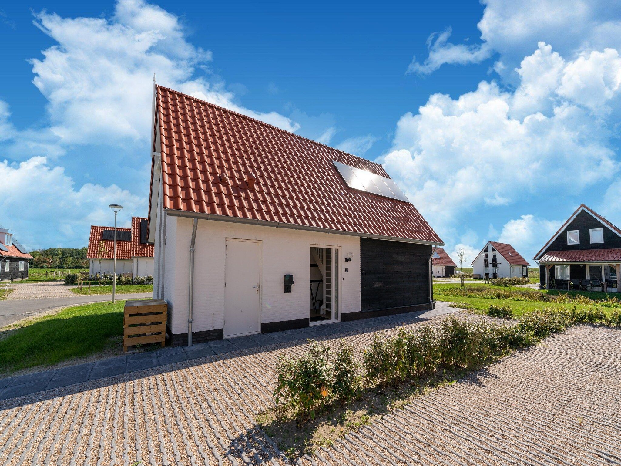 De buitenkant van Schollevaer Huis Nr 34 in Scherpenisse