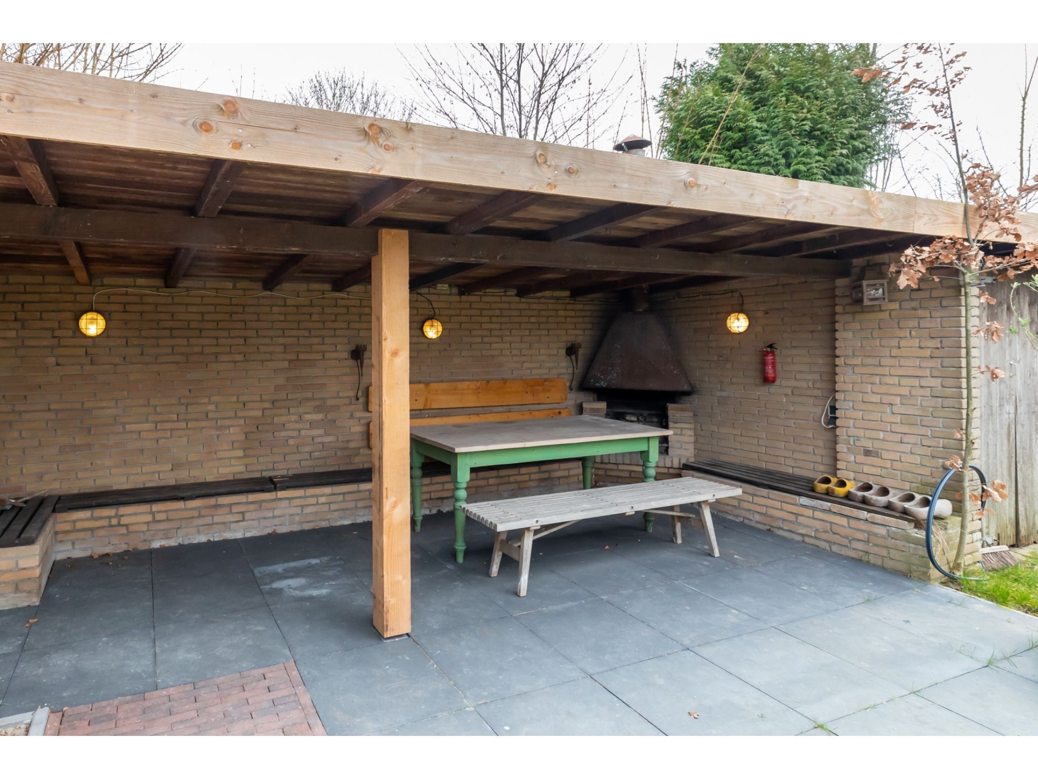 Het terras van Inlaag 31 in Wolphaartsdijk