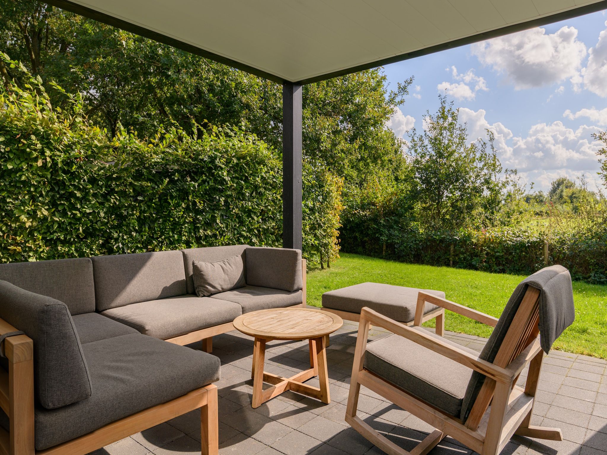 Het terras van Resort Maastricht 38 in Maastricht