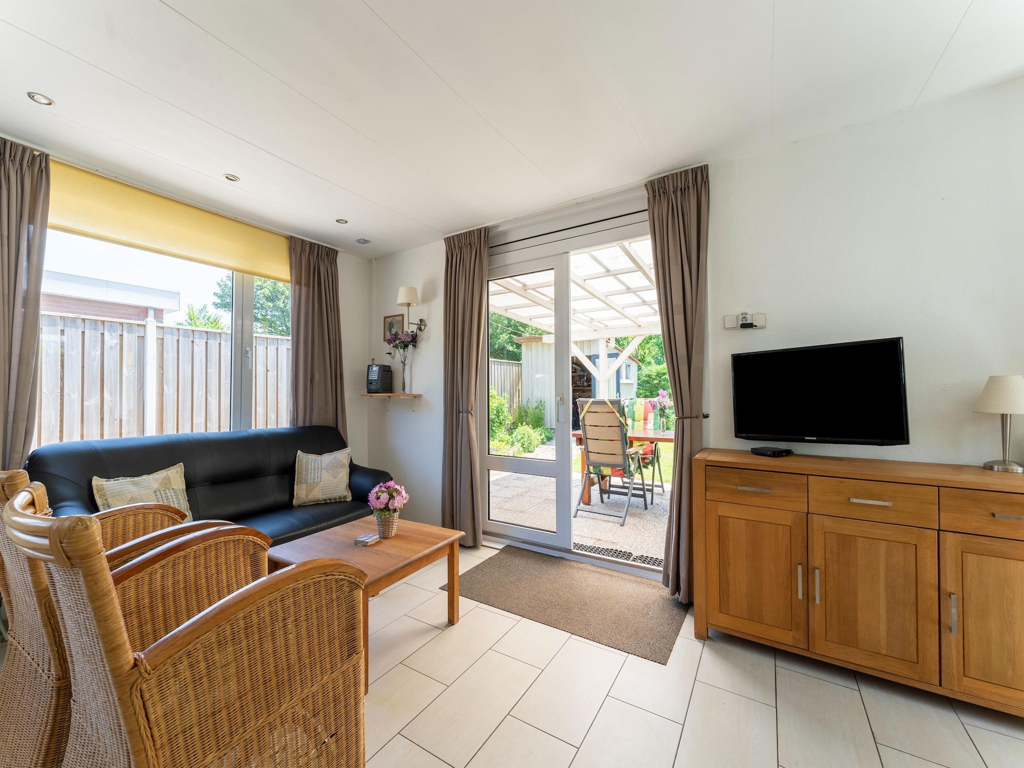 De woonkamer van Landingsweg 94 in Baarland
