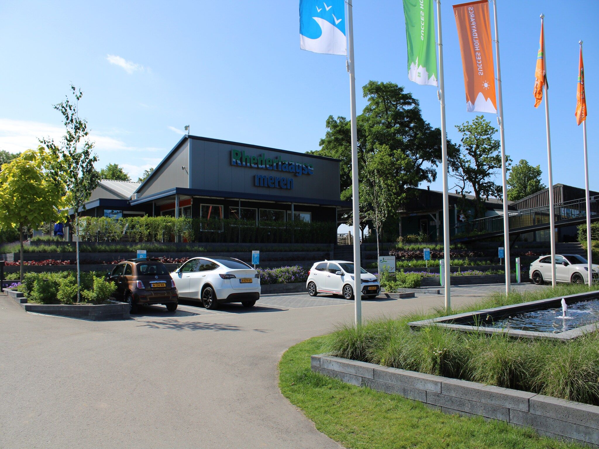 Parkfaciliteiten bij Recreatiepark Rhederlaagse Meren 18 in Lathum