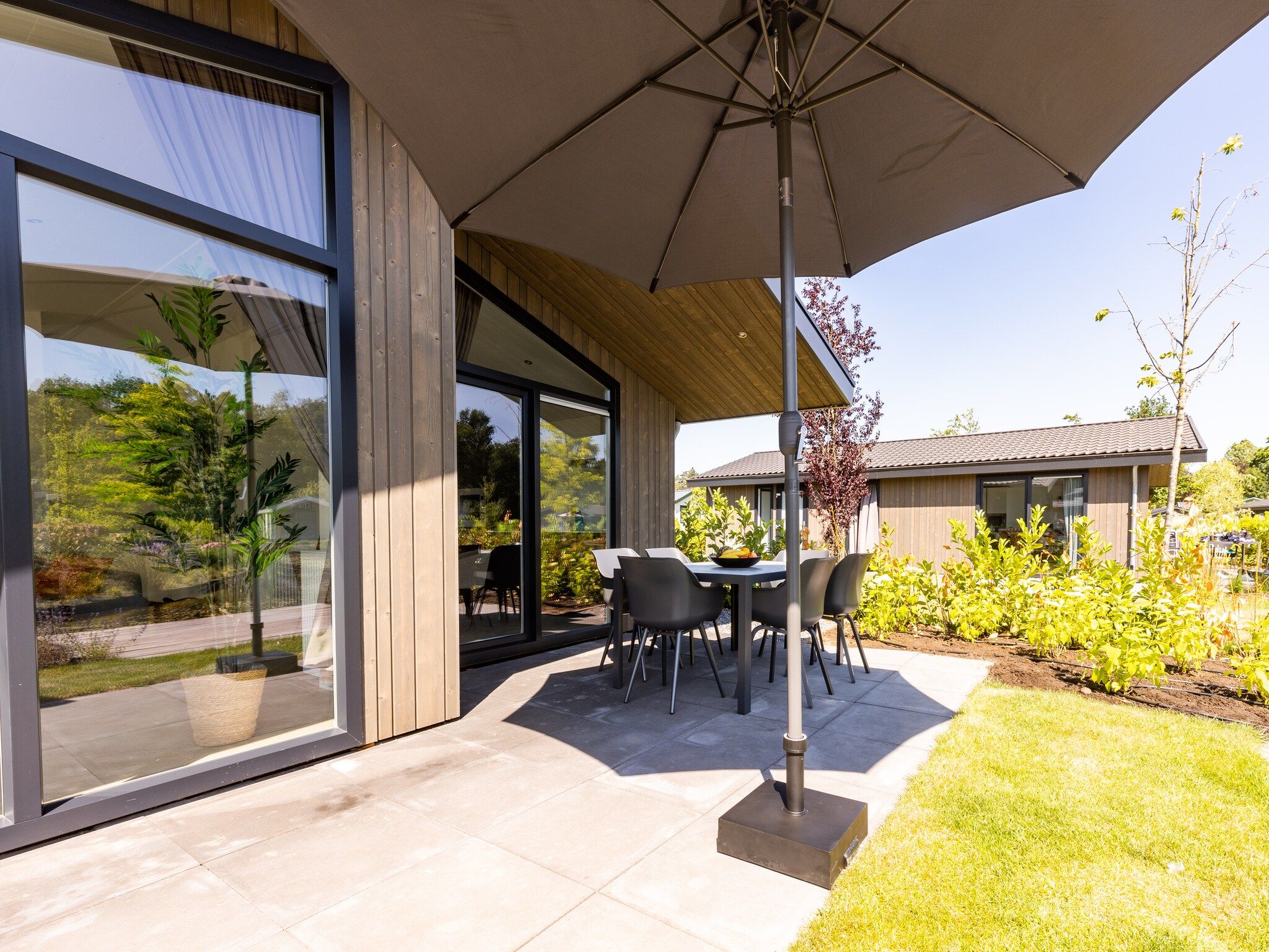 Het terras van Vakantiepark Molenvelden 7 in Veldhoven