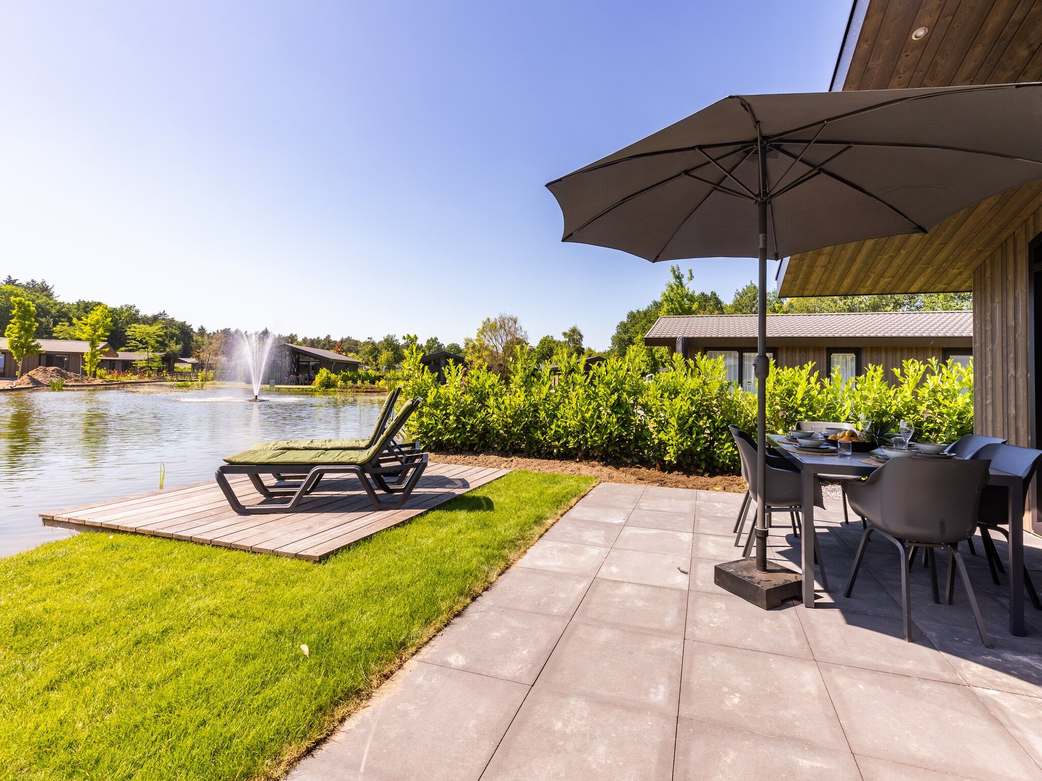 Het terras van Vakantiepark Molenvelden 8 in Veldhoven