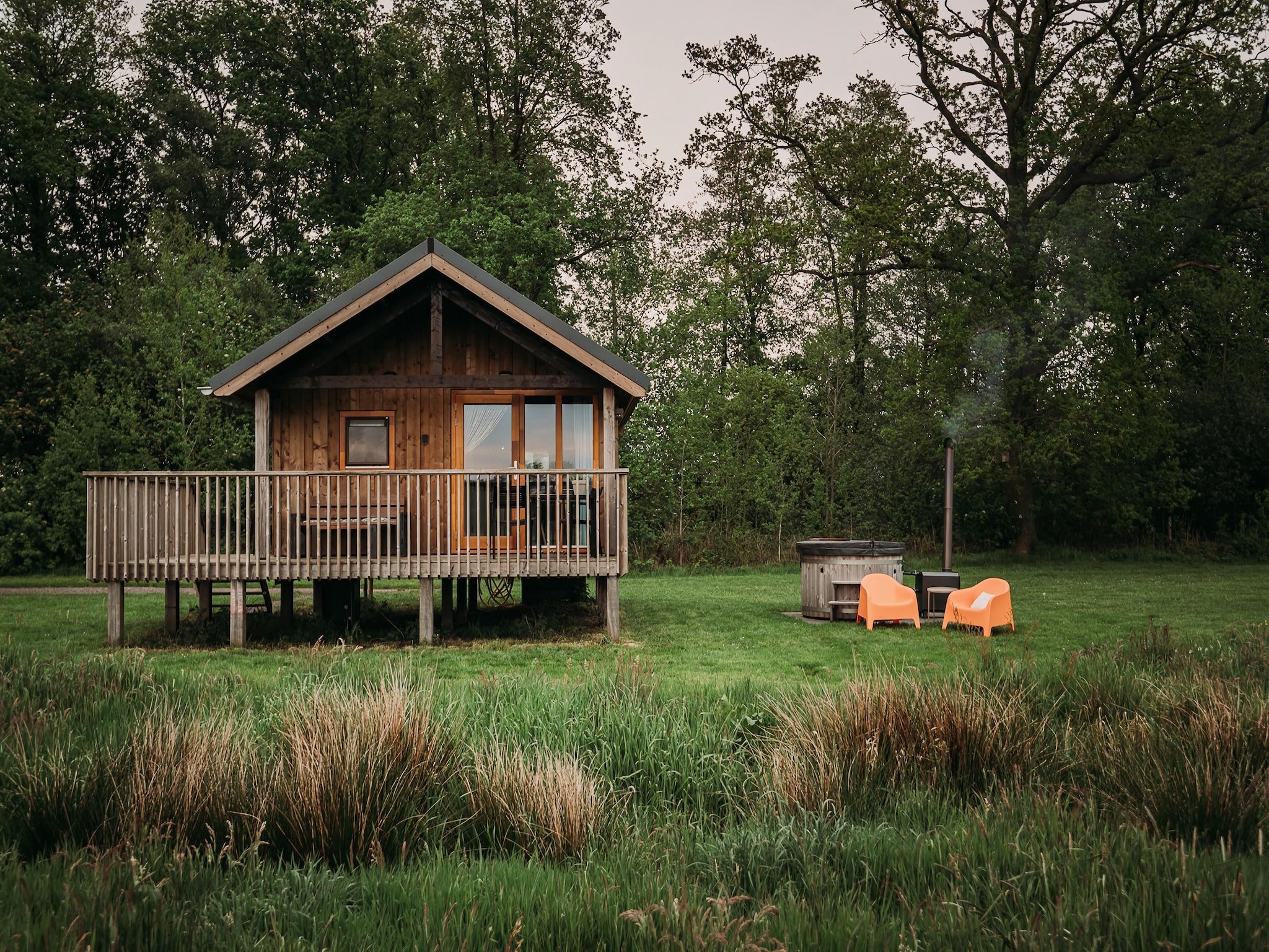 De buitenkant van Acker Lodges 4 in Ruinerwold