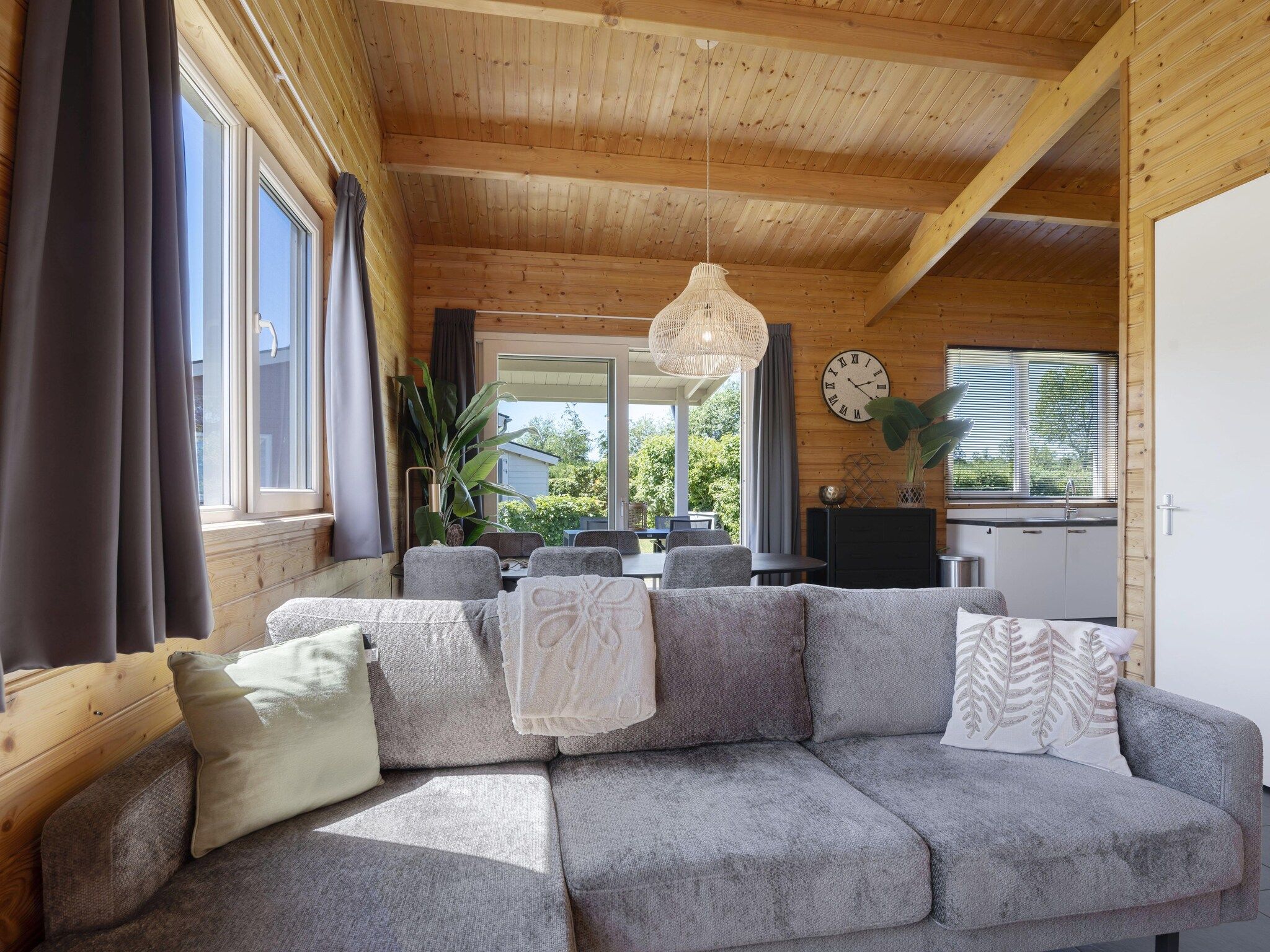 De woonkamer van Vakantiehuisje 20 in Someren-Heide