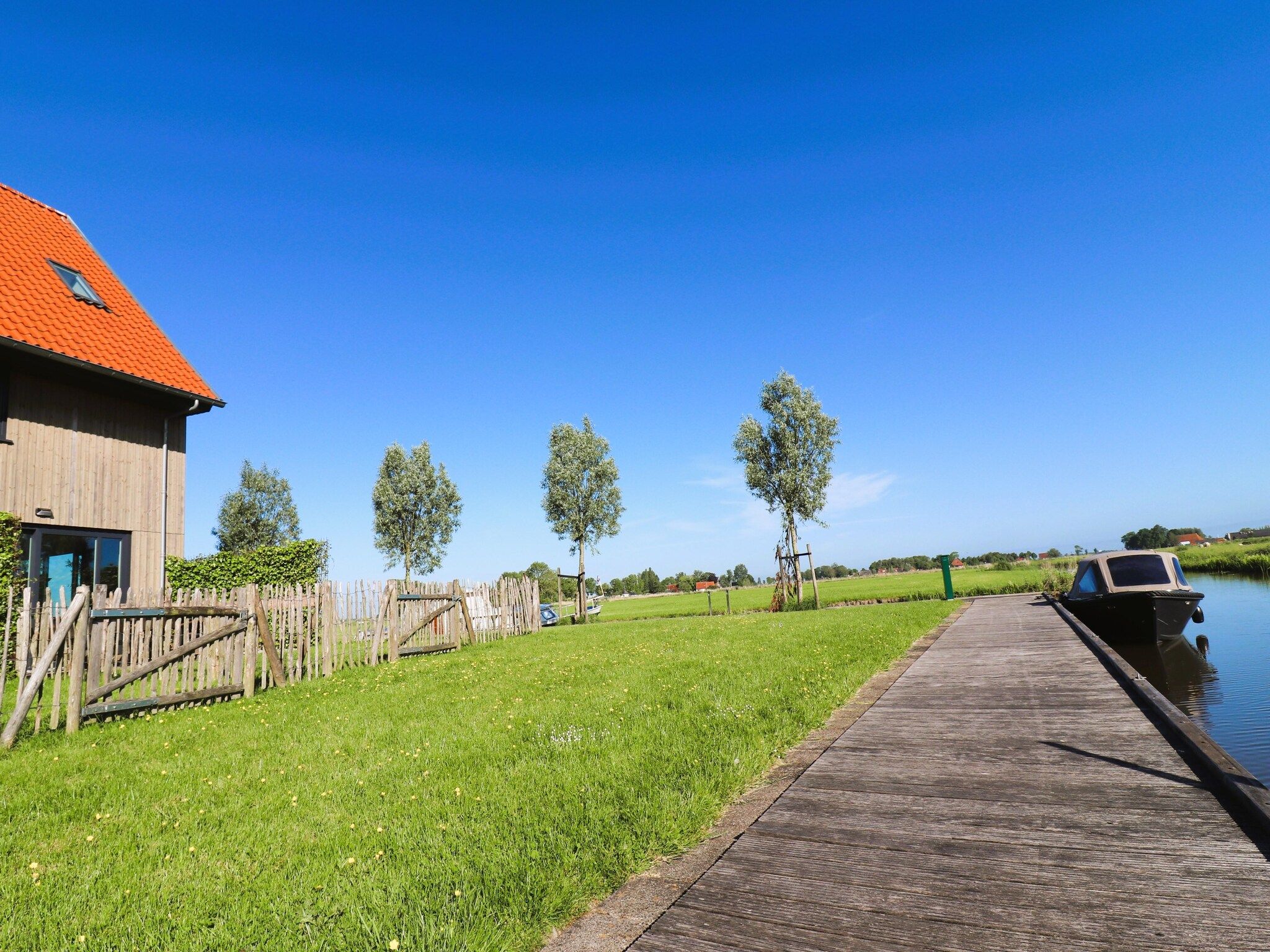 De tuin van Friese Villa in Leons in Leons