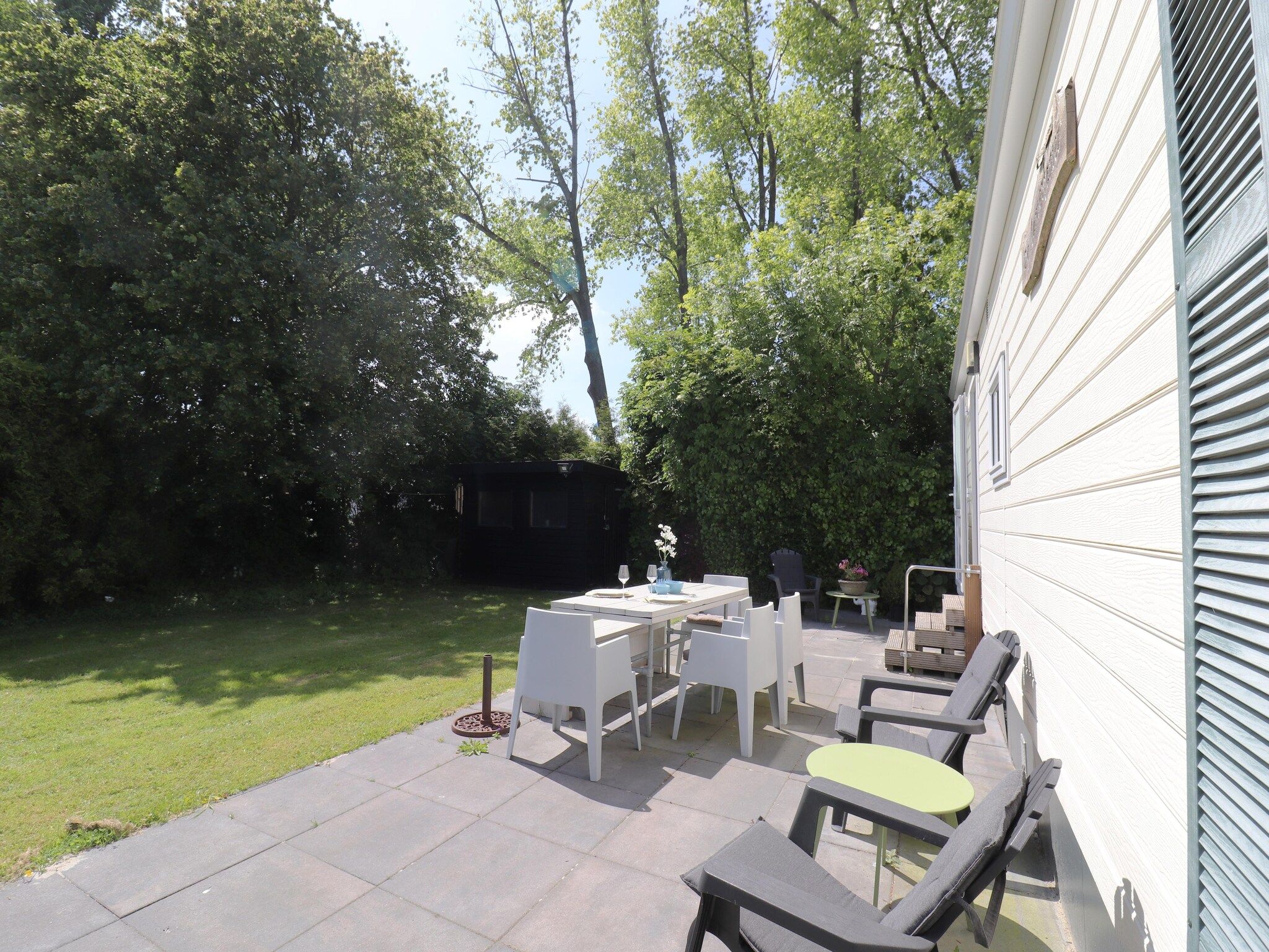 De tuin van De Lanterfanter in Grou