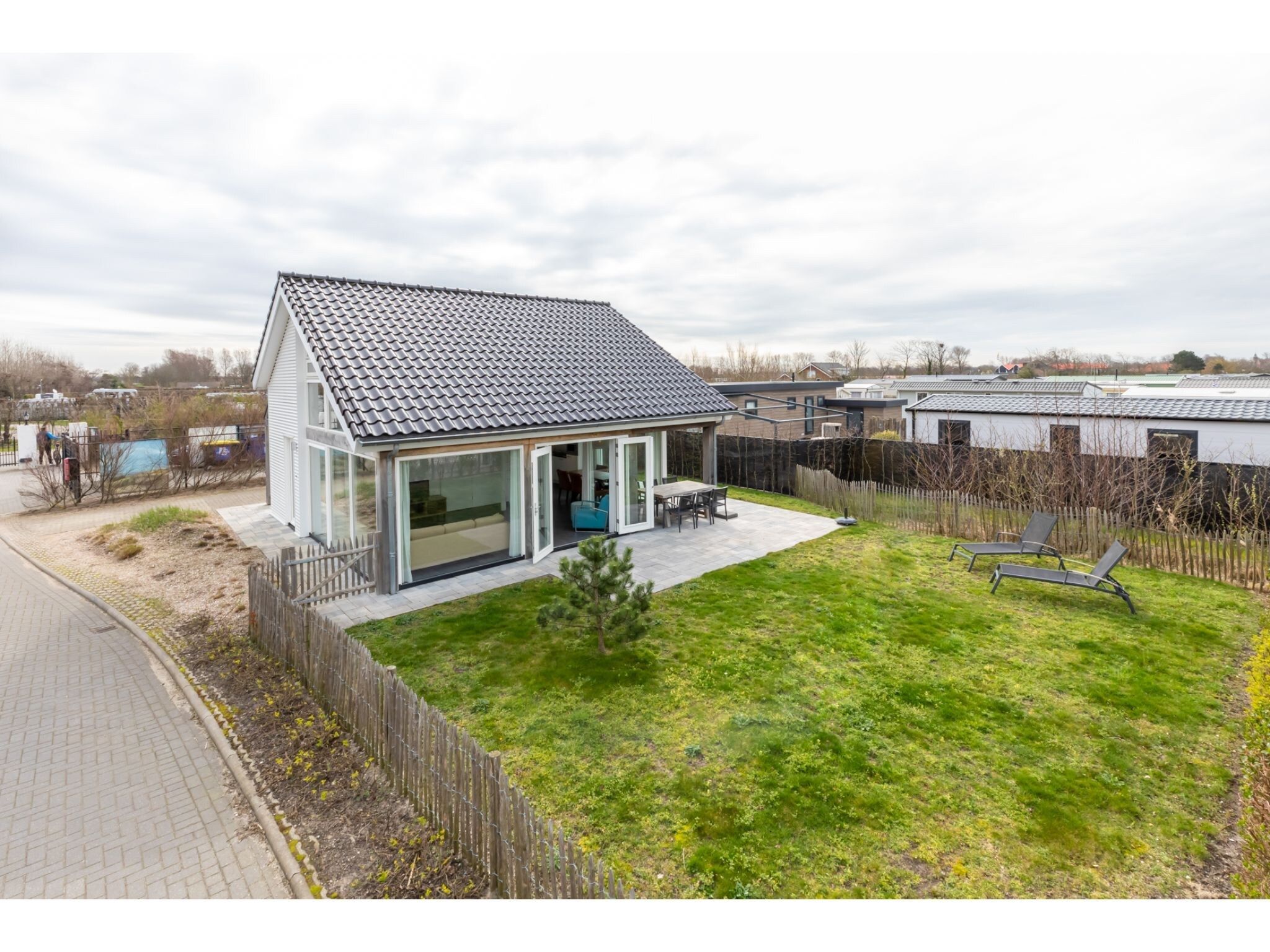 De buitenkant van Strandvilla 30 in Renesse
