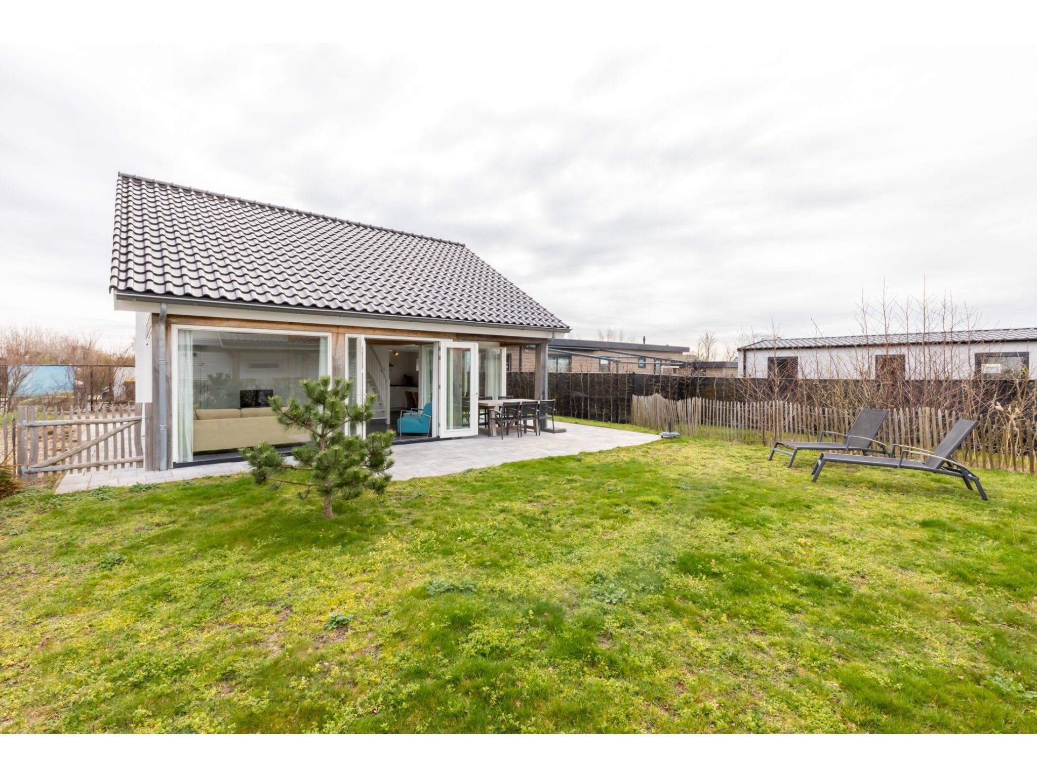 De tuin van Strandvilla 30 in Renesse