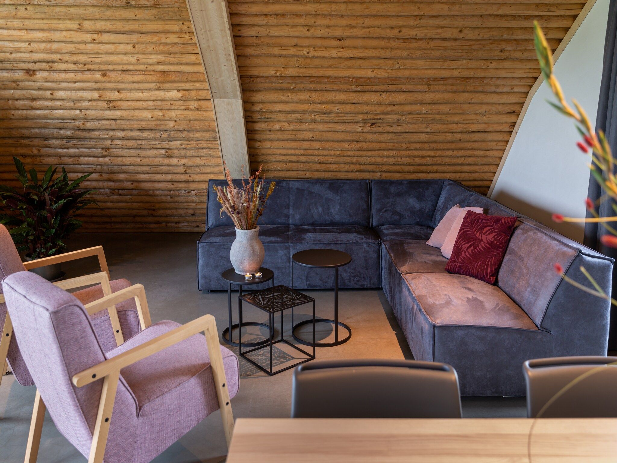 De woonkamer van Koe in de Kost 4 in Heeten