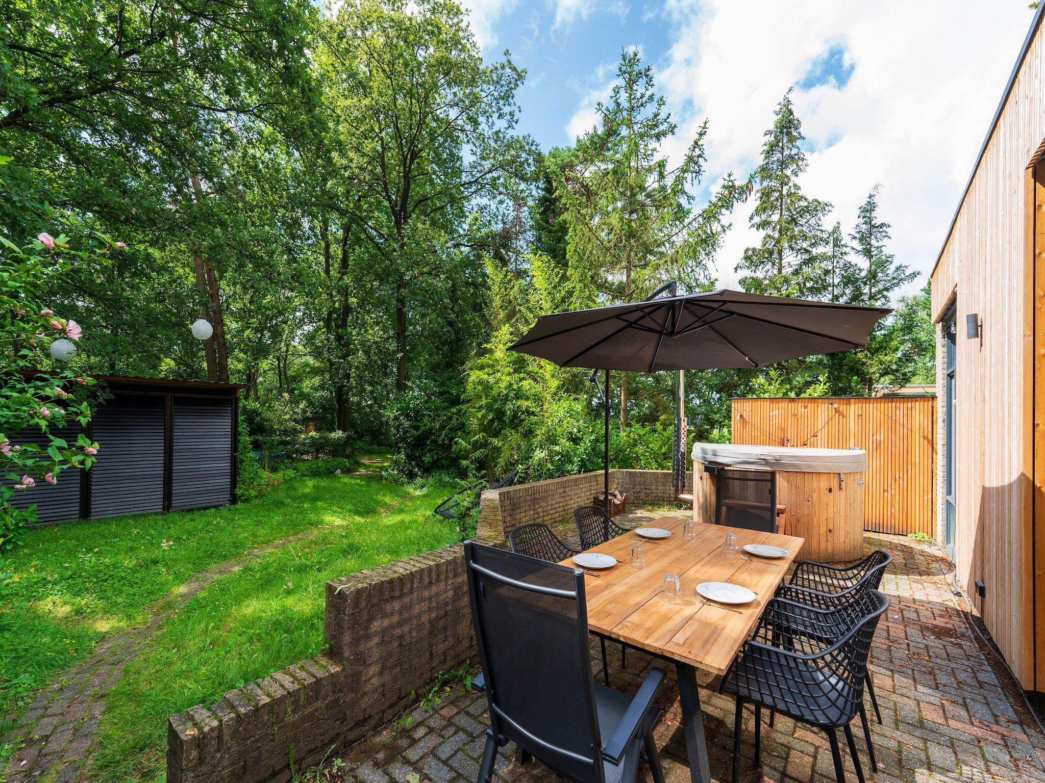 Het uitzicht vanaf Wellnes suite in Zelhem