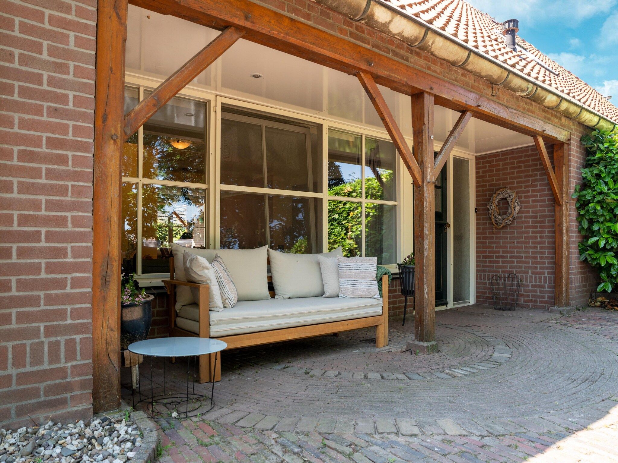 Het terras van Vakantiewoning de Zwaluw in Eibergen