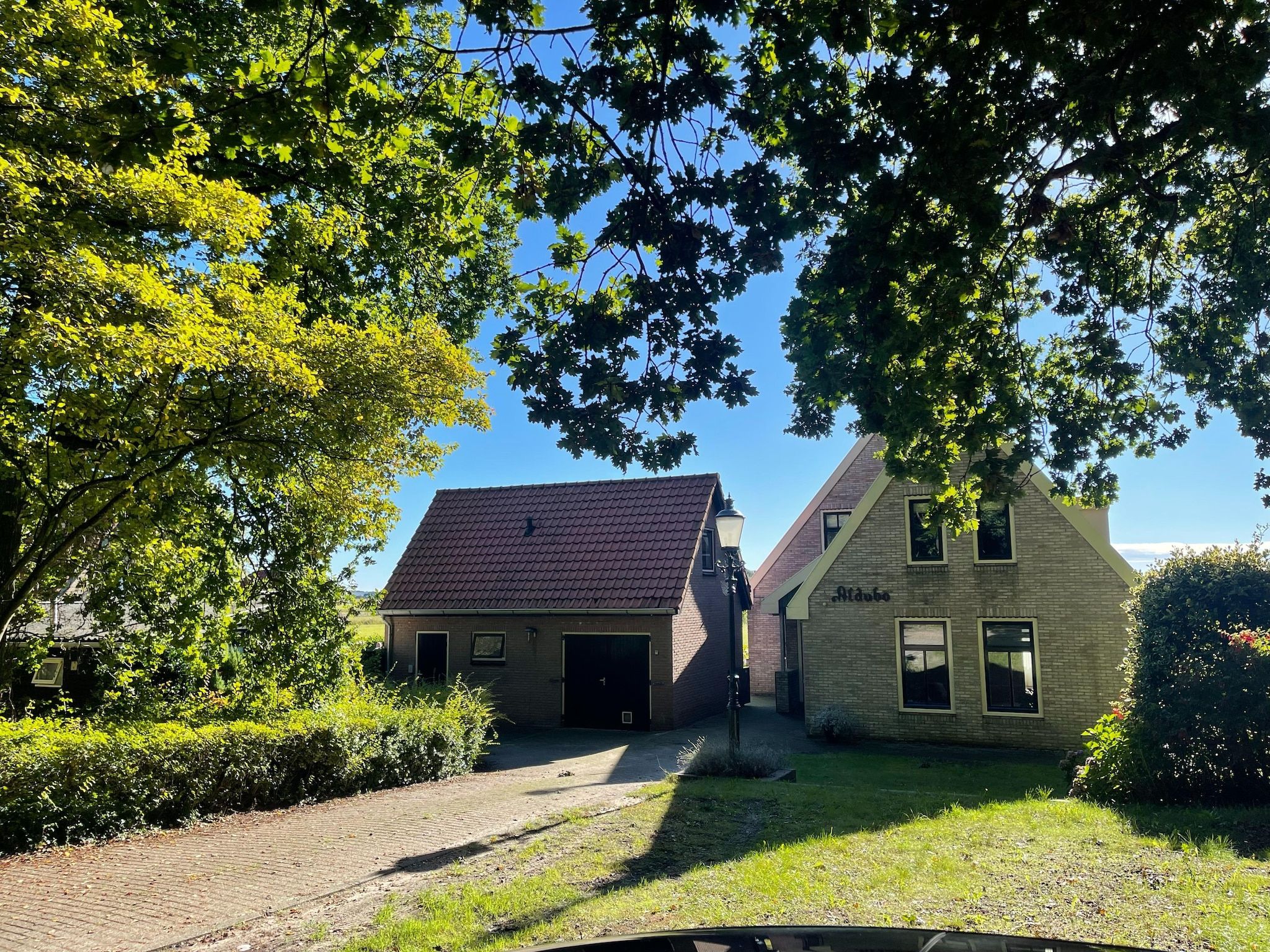 De buitenkant van Aldubo in Den Burg