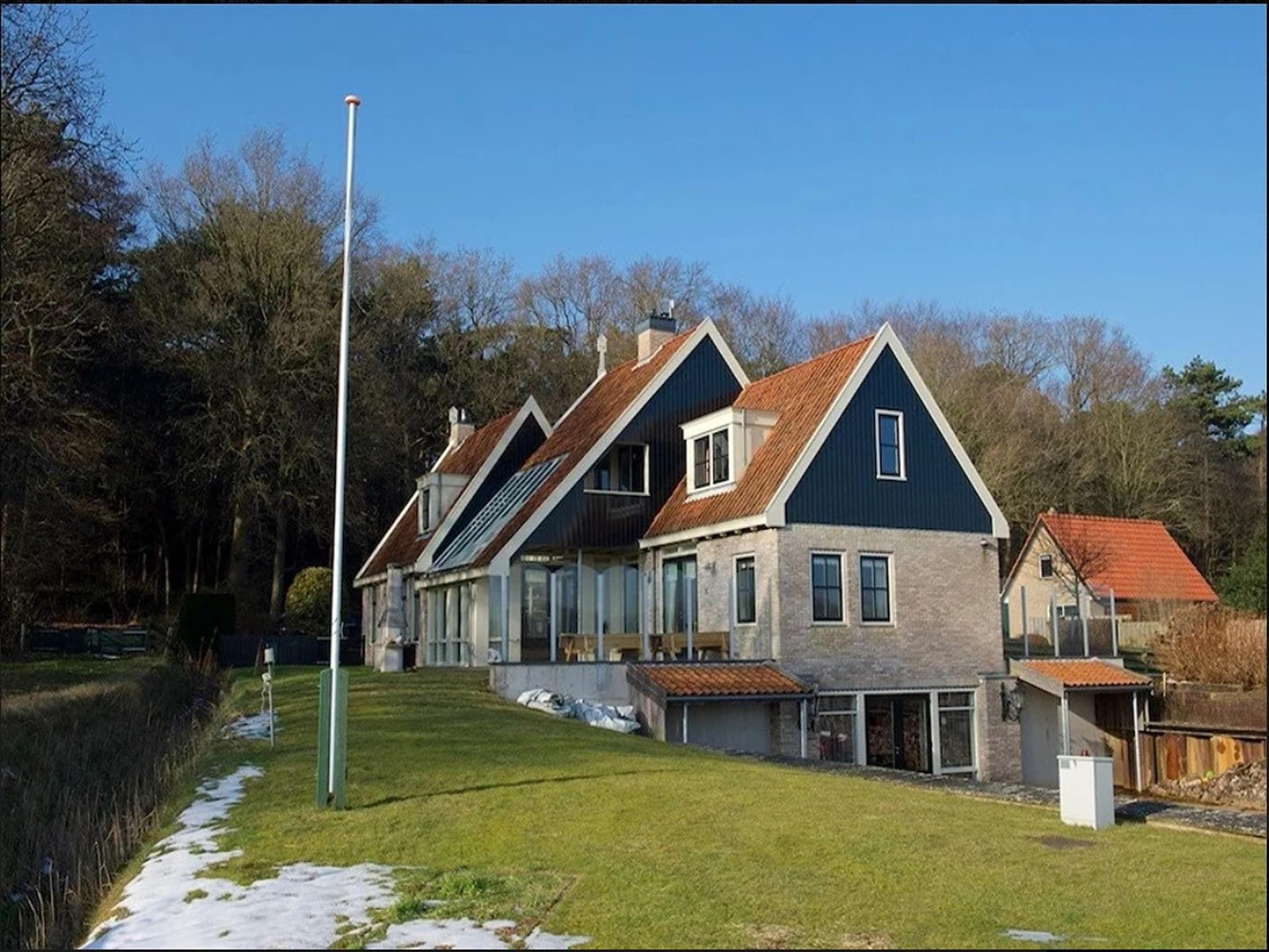 De buitenkant van Aldubo in Den Burg