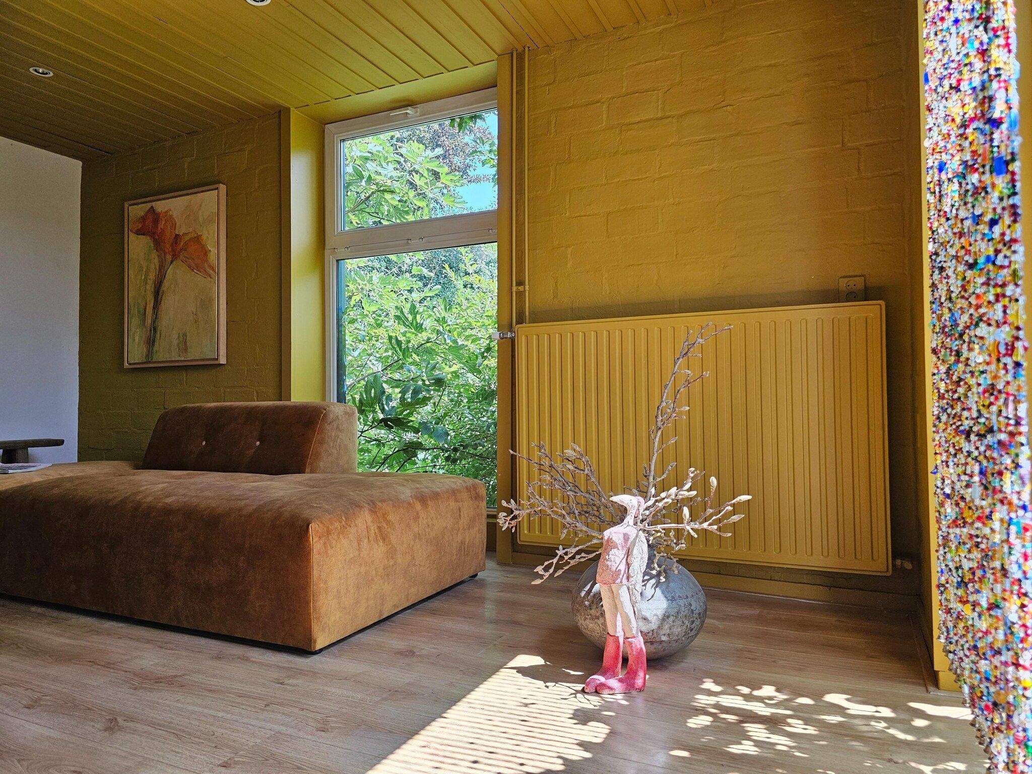De woonkamer van Dorpswoning Het Tolhuis in Leende