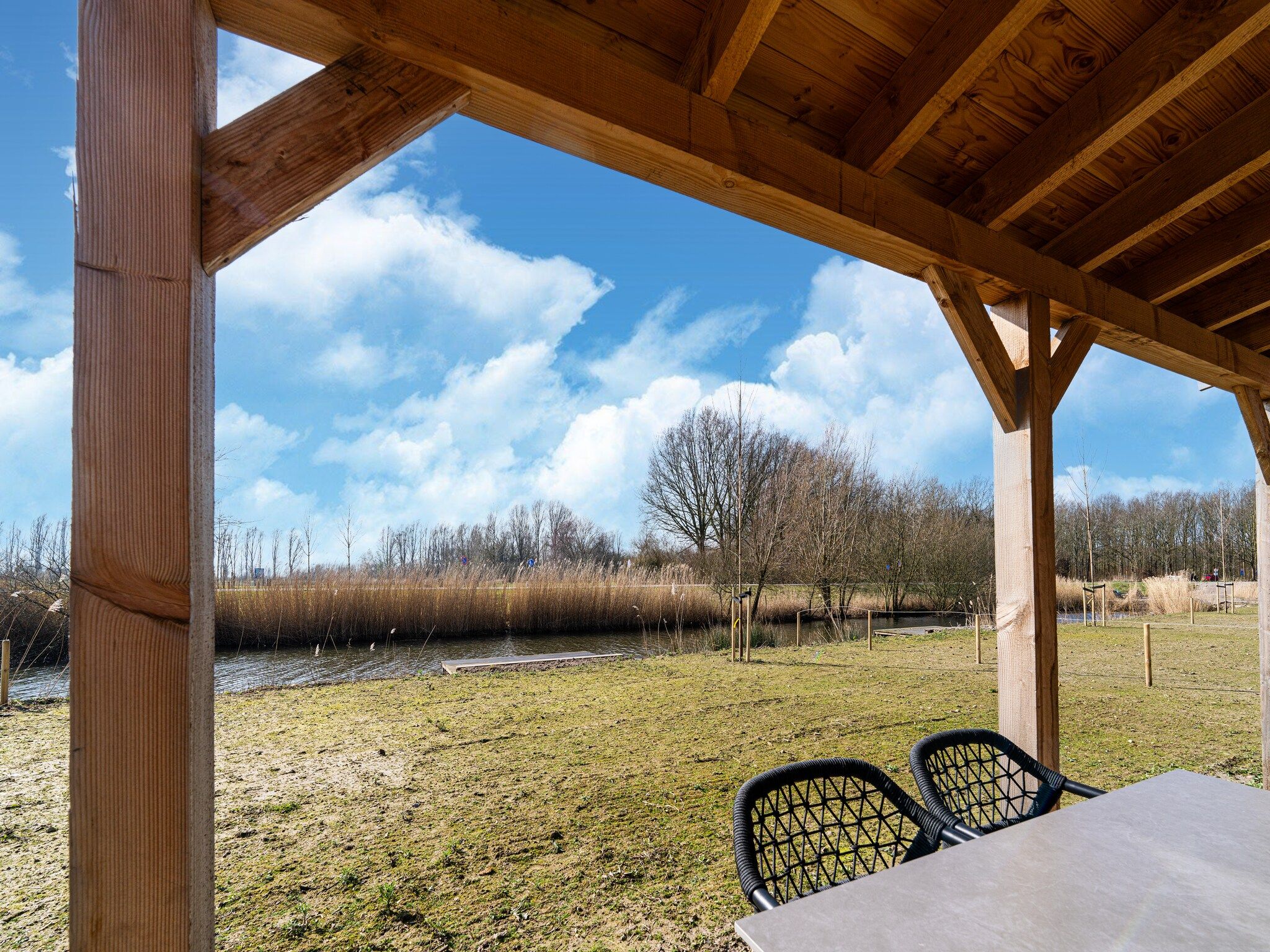 Het terras van Kuifduiker 124 in Simonshaven