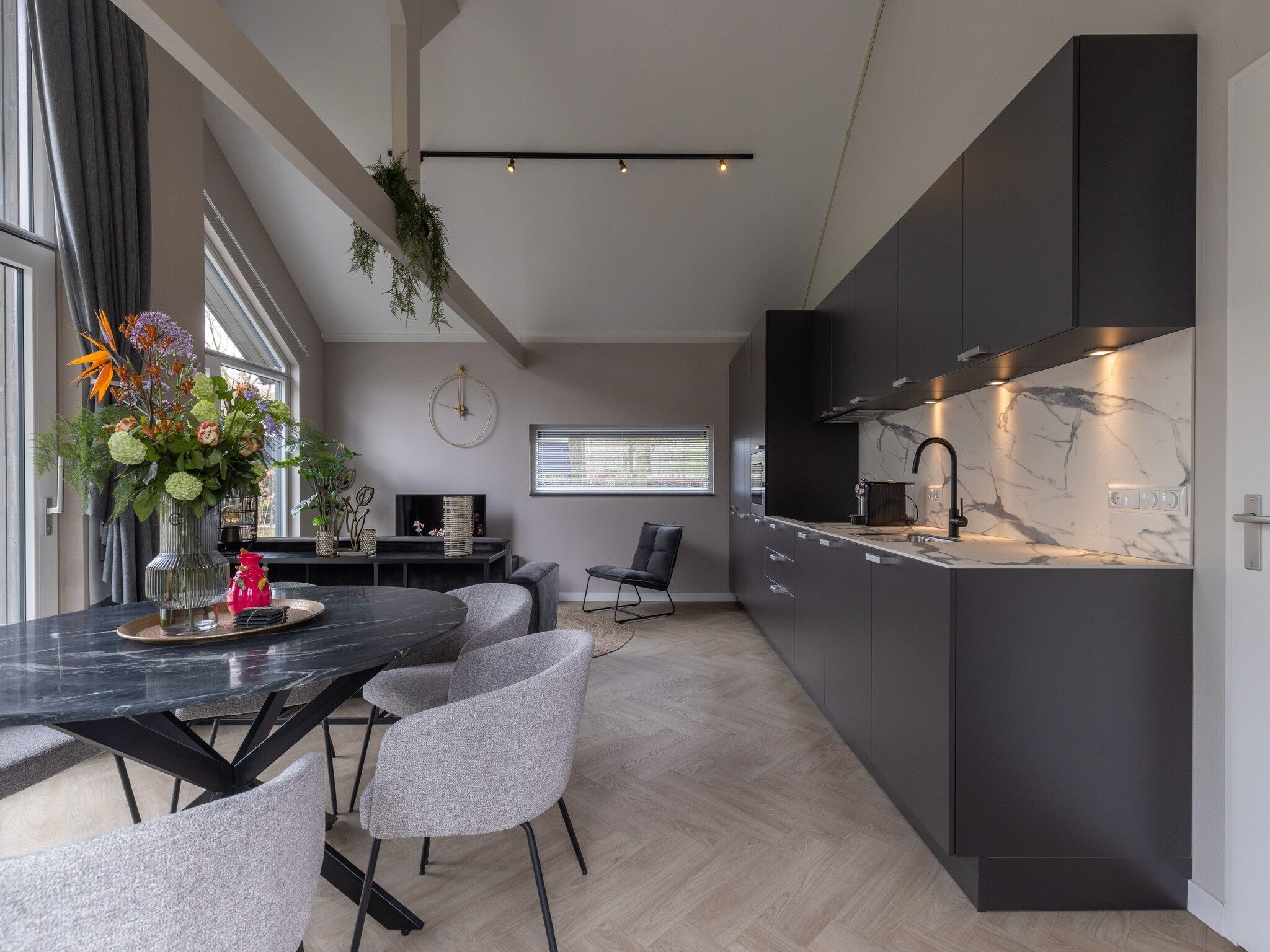 De keuken van Vakantiepark Latour 6 in Oirschot
