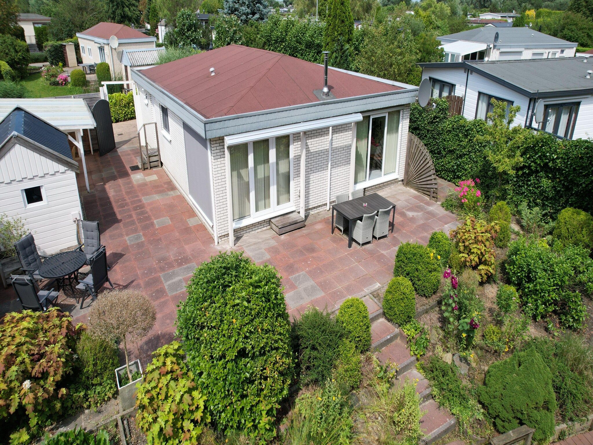 De buitenkant van Fijne bungalow in Makkum in Friesland