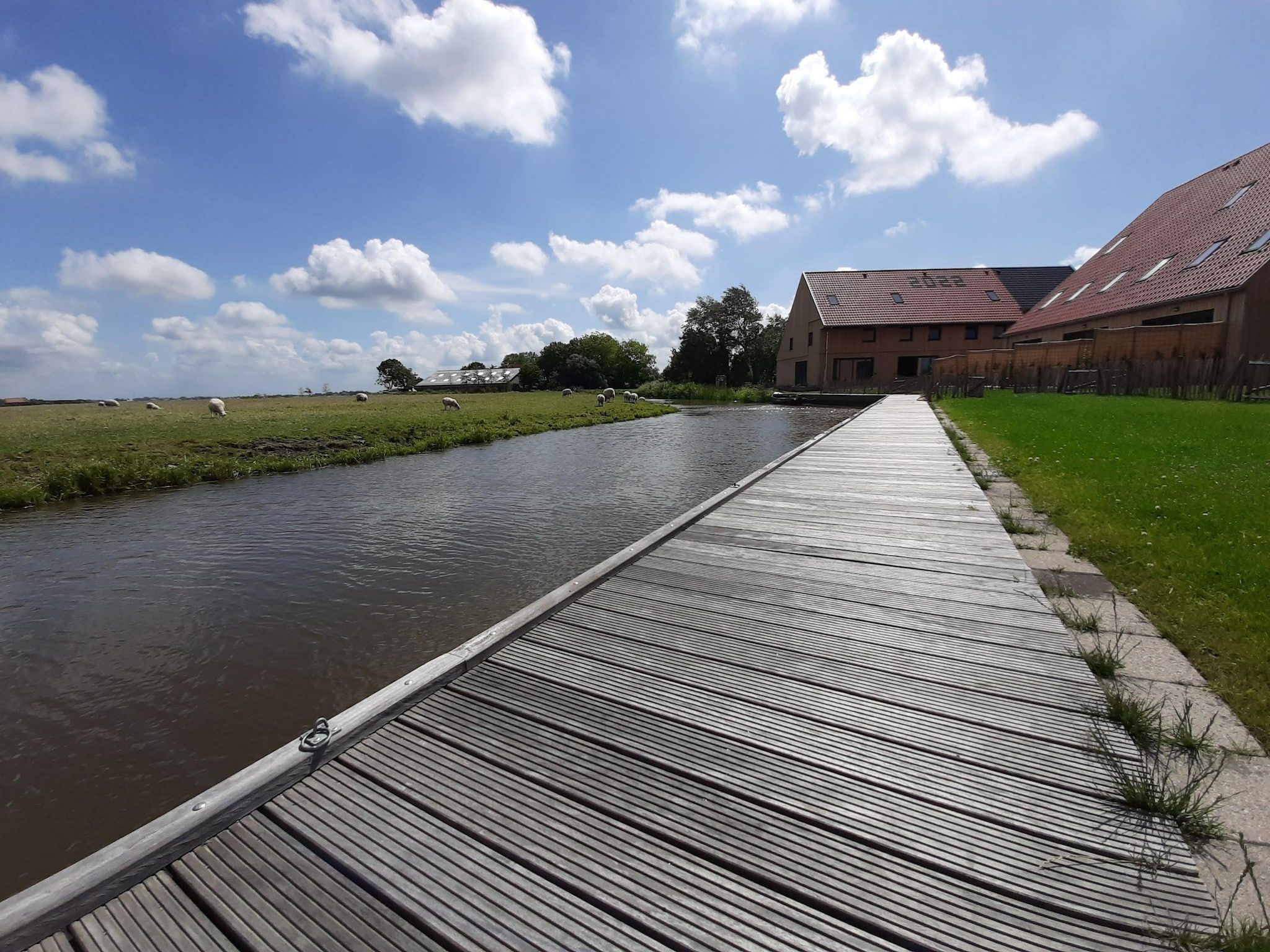 Voorzieningen bij 20 persoons villa in Leons