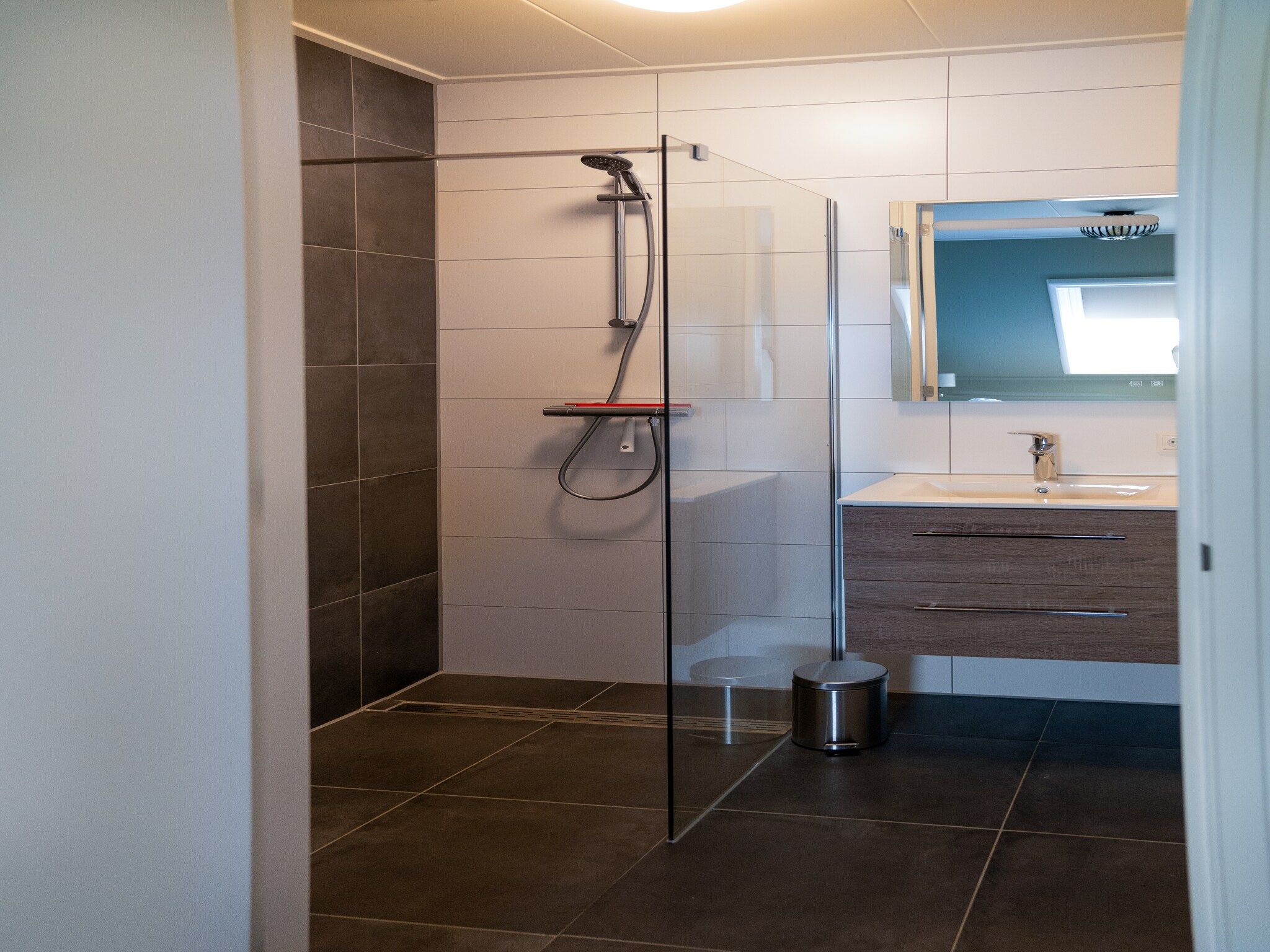 De badkamer van Friese Villa in Leons in Leons