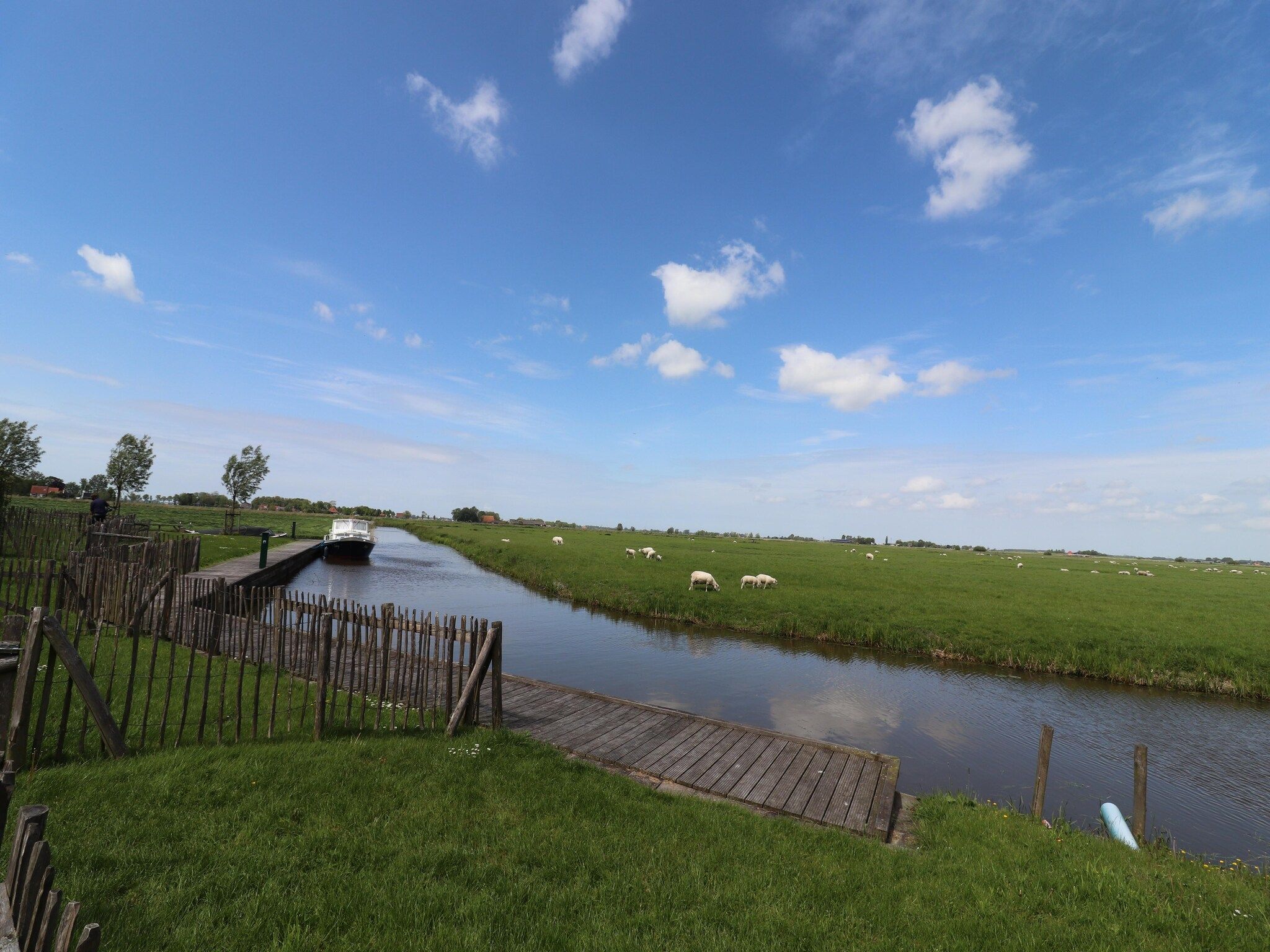 Het uitzicht vanaf 20 persoons villa in Leons