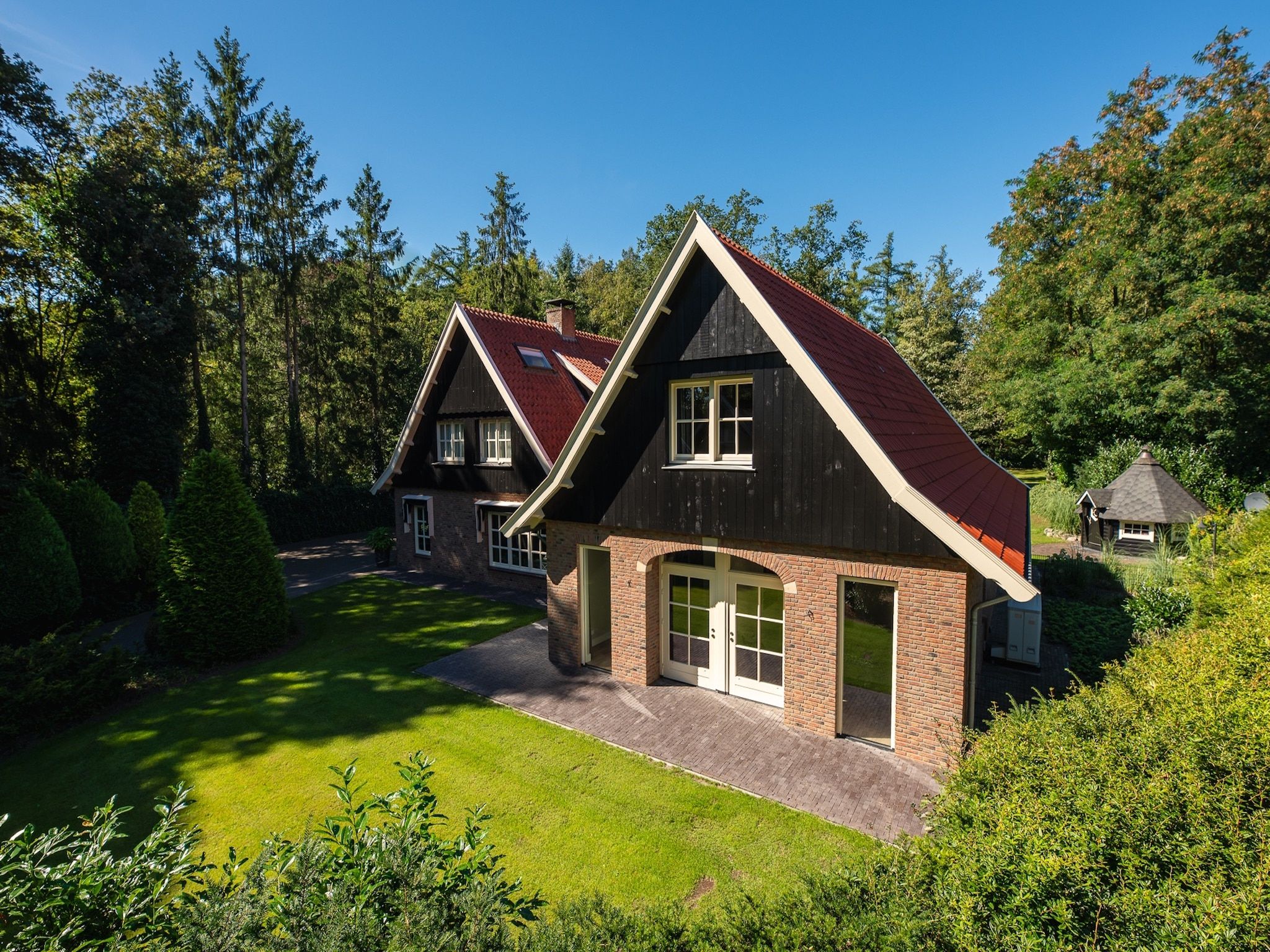 De buitenkant van Het Landhuis in Losser