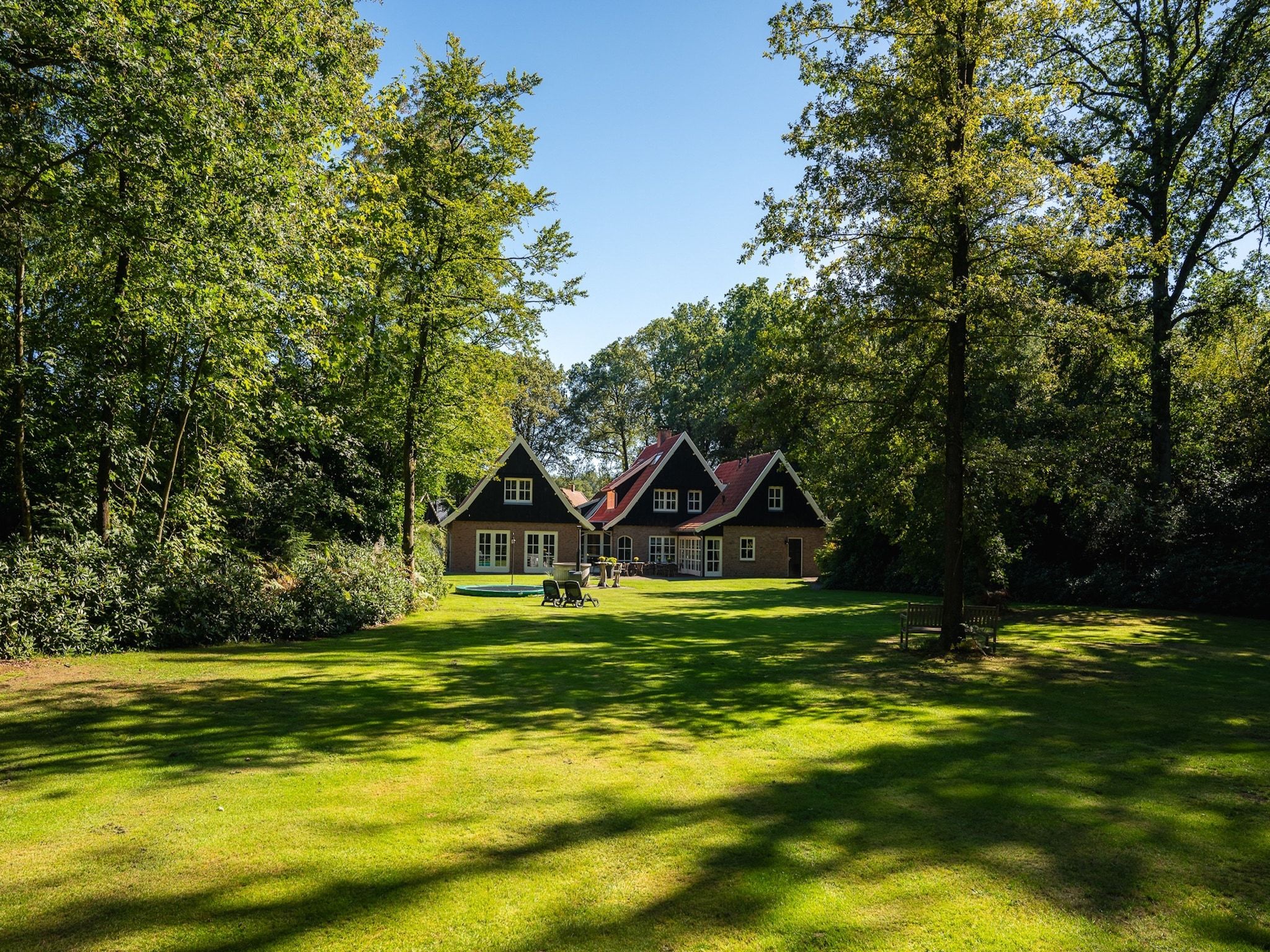 De tuin van Het Landhuis in Losser